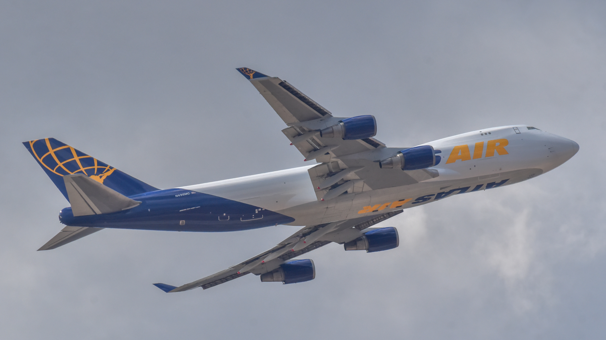 Full size: Atlas Air  Boeing 747-400F  N498MC at 