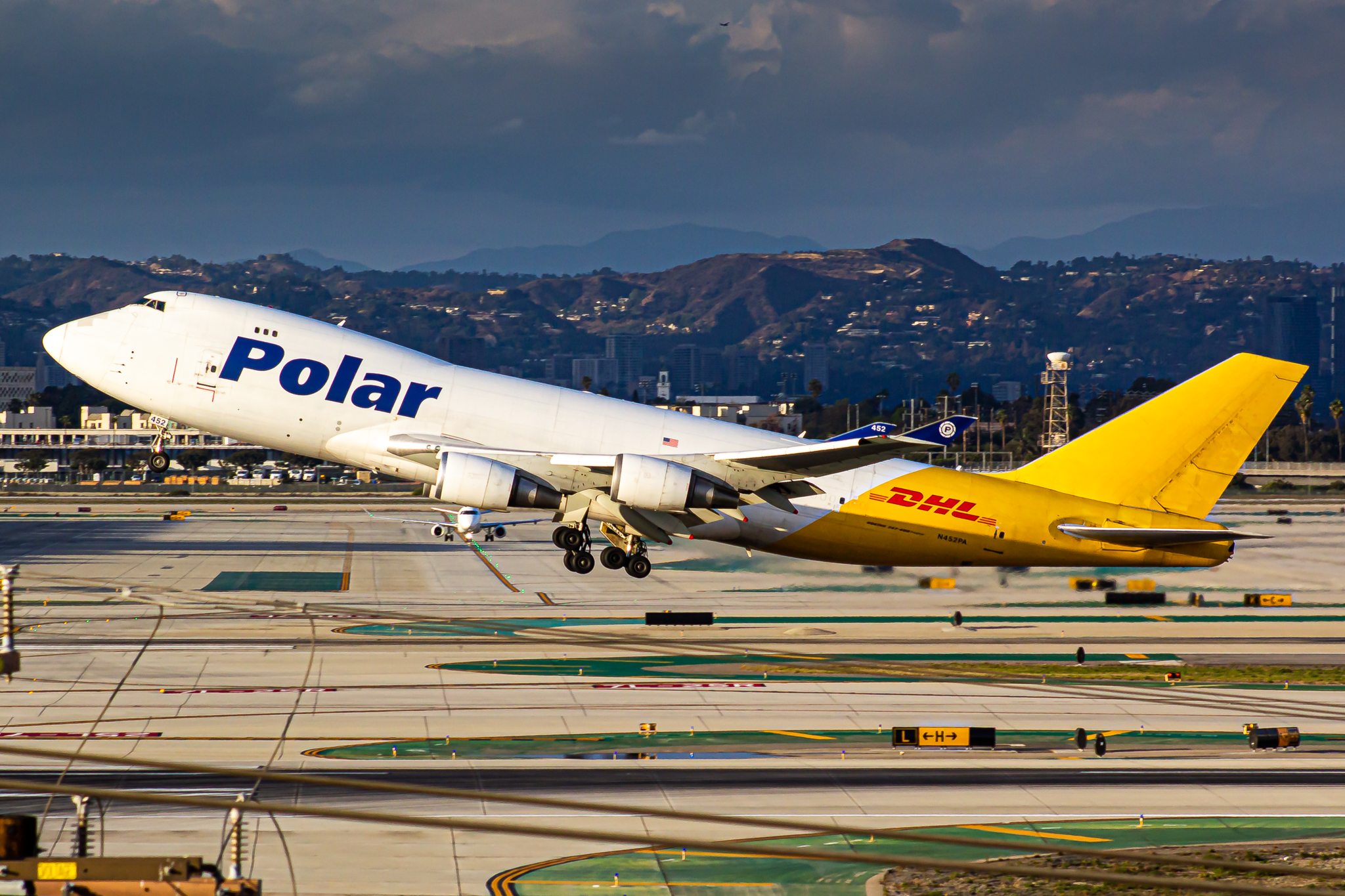 Full size: Polar Air Cargo Boeing 747-400F N452PA at Los Angeles International Airport