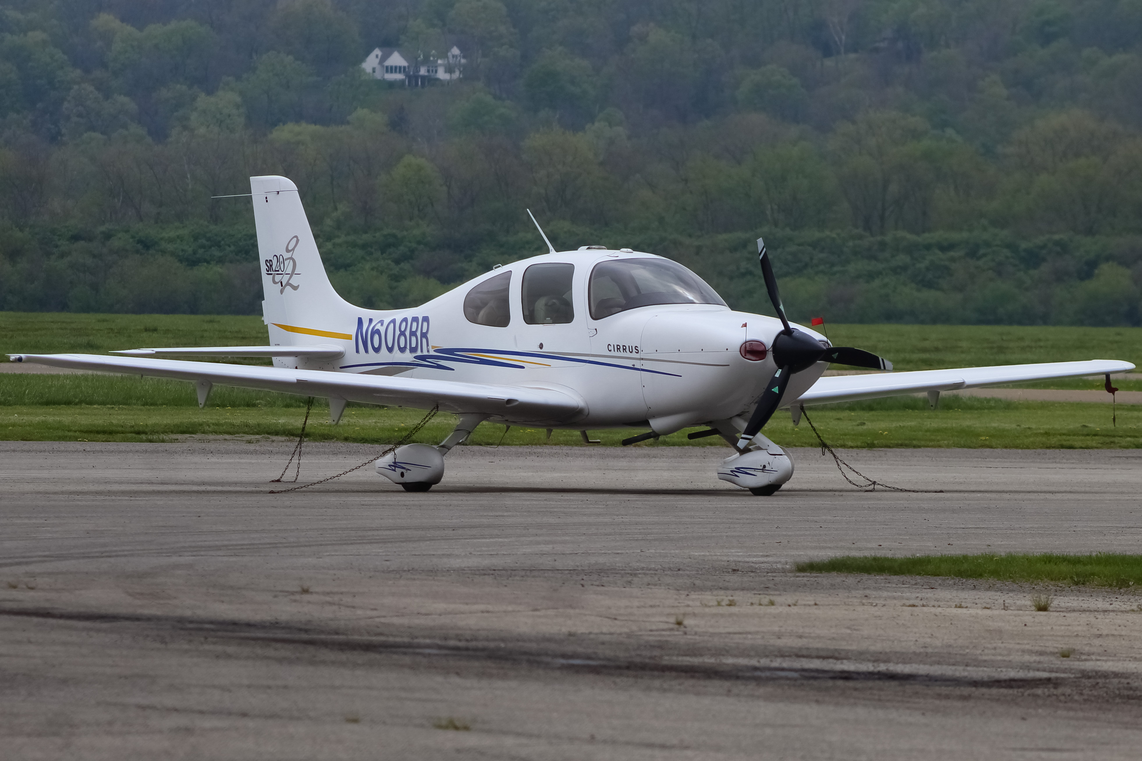 Full size: PRIVATE Cirrus SR20 N608BR at Cincinnati Municipal Airport/Lunken Field