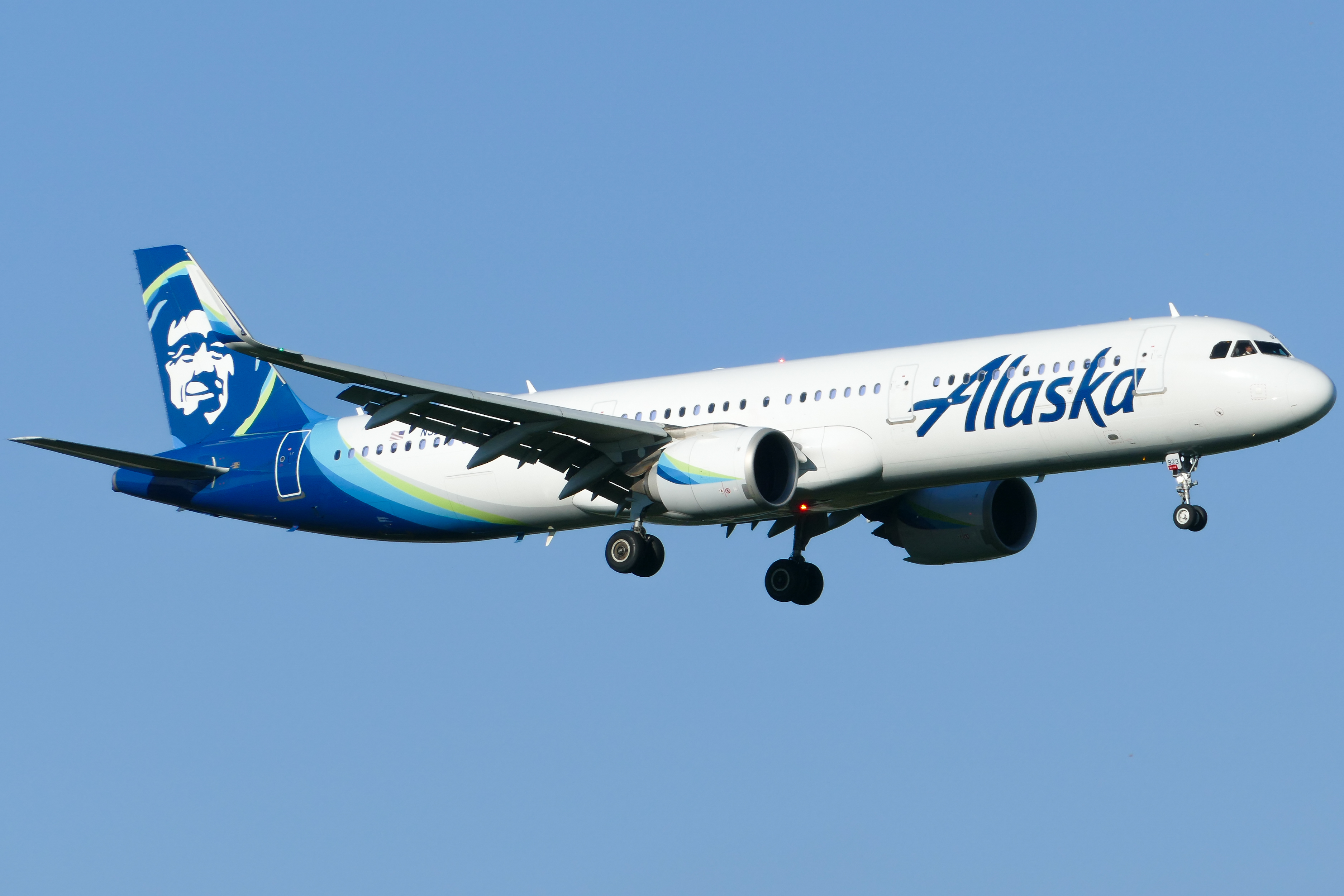 Full size: Alaska Airlines Airbus A321NEO N923VA at Austin-Bergstrom International Airport