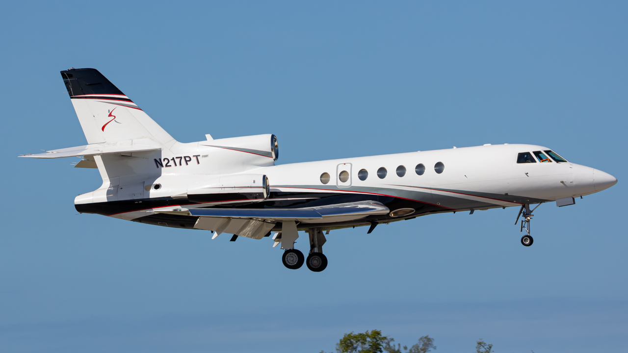 Full size: PRIVATE Dassault Falcon 50 N217PT at Naples Municipal Airport