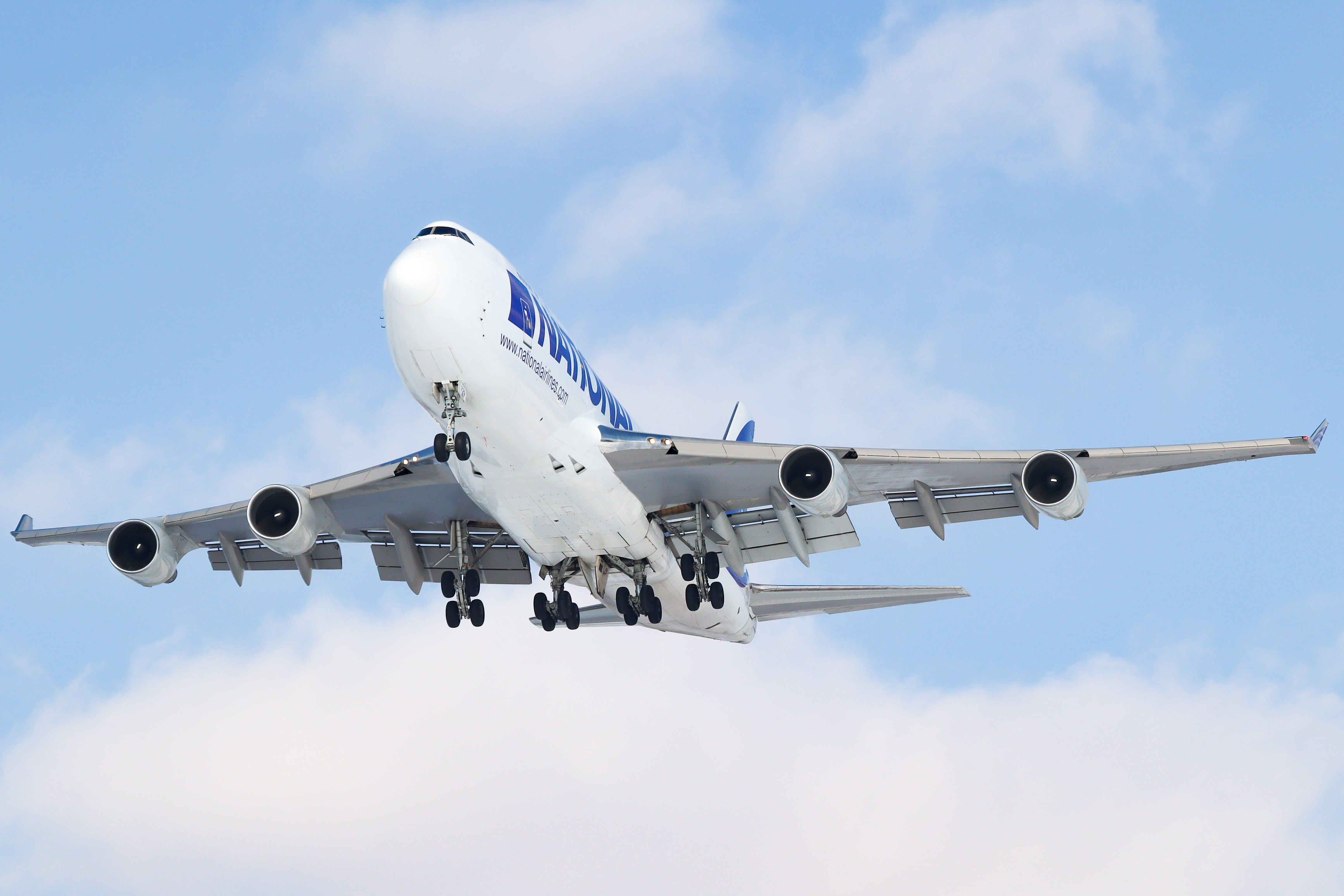 Full size: National Airlines Boeing 747-400 N729CA at Rickenbacker International Airport