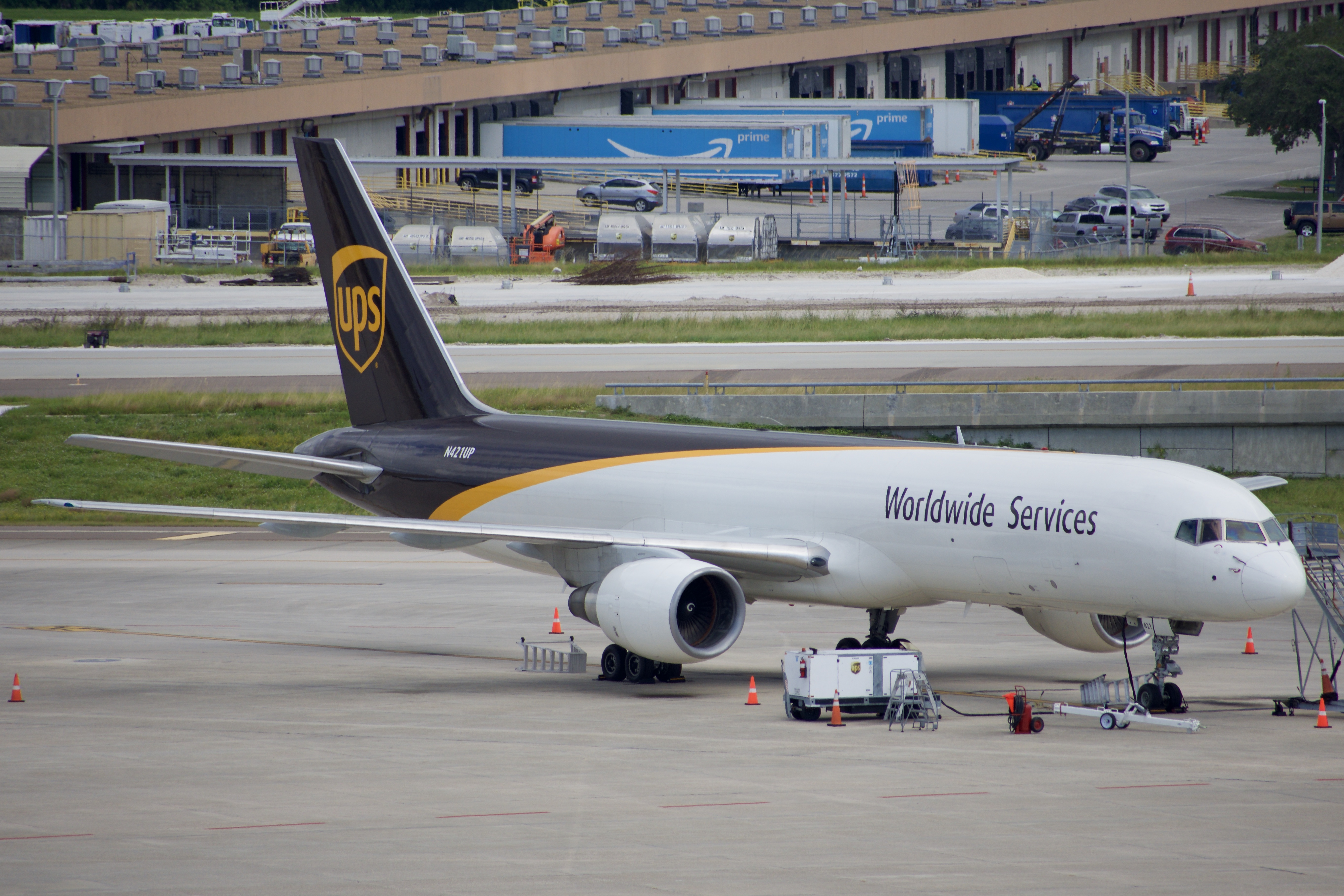 Full size: United Parcel Service Boeing 757-200 N421UP at Tampa International Airport