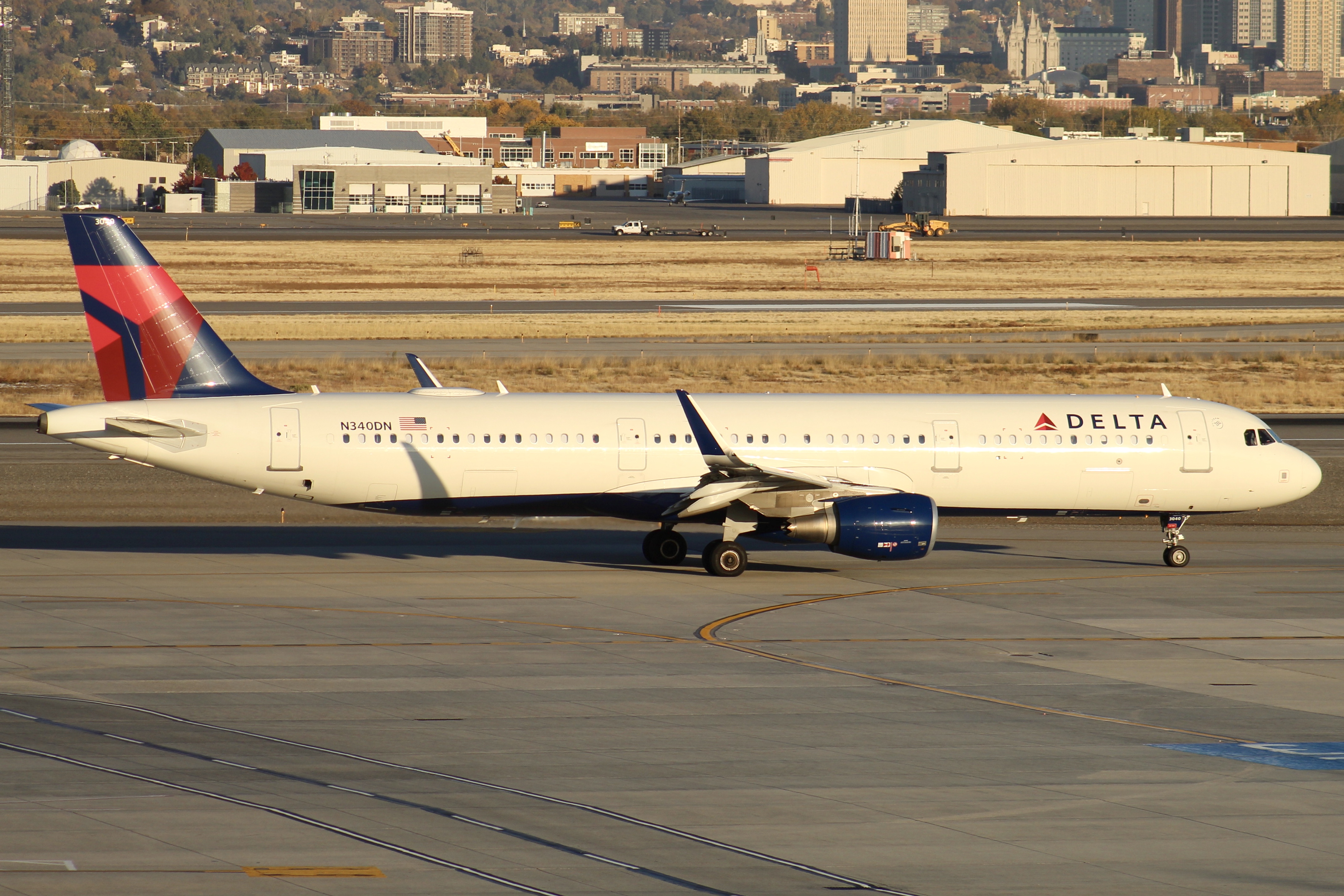 Full size: Delta Airlines Airbus A321-200 N340DN at Salt Lake City International Airport