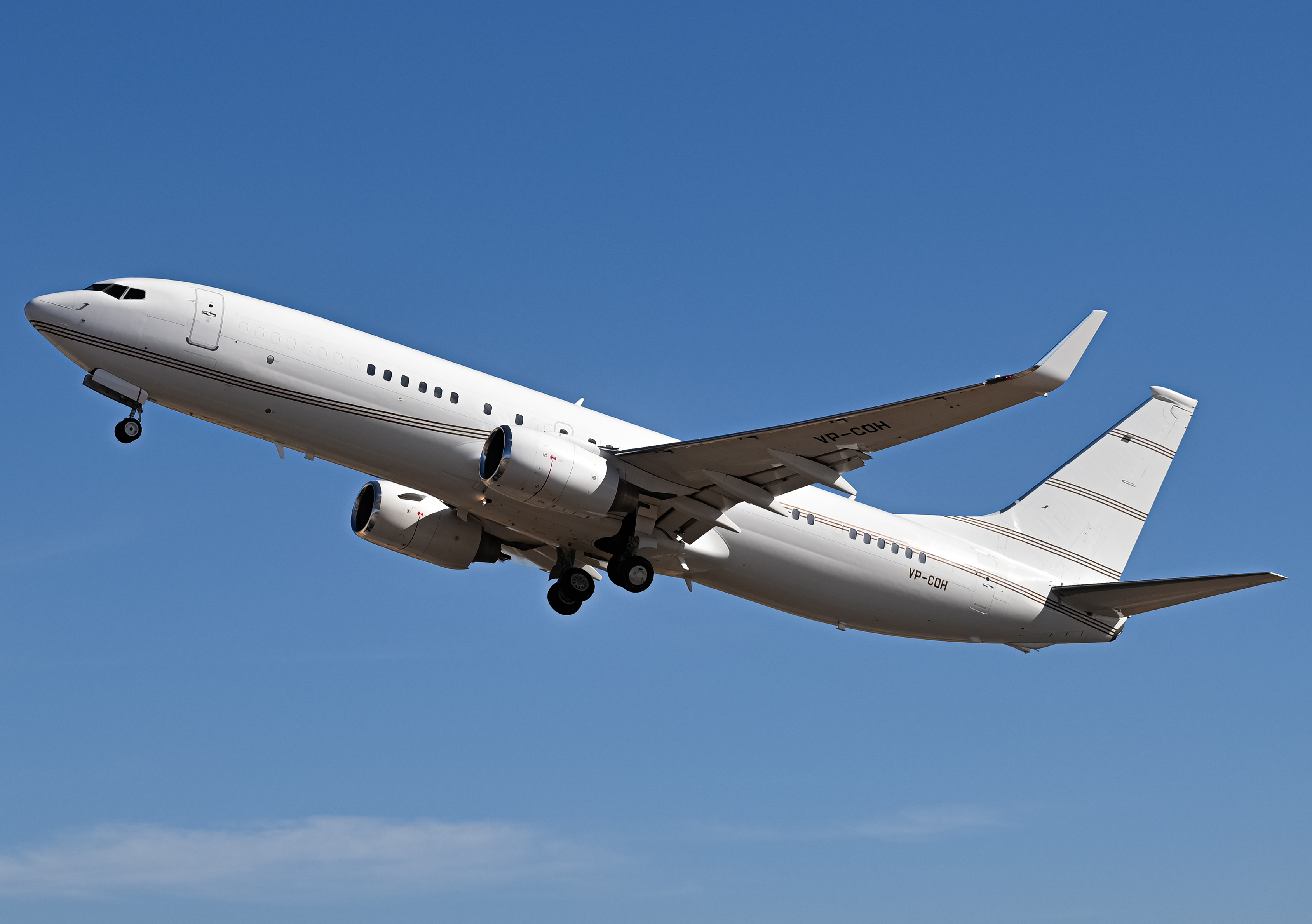Full size: PRIVATE Boeing 737-800 VP-COH at Aeropuerto de Cabo San Lucas Internacional