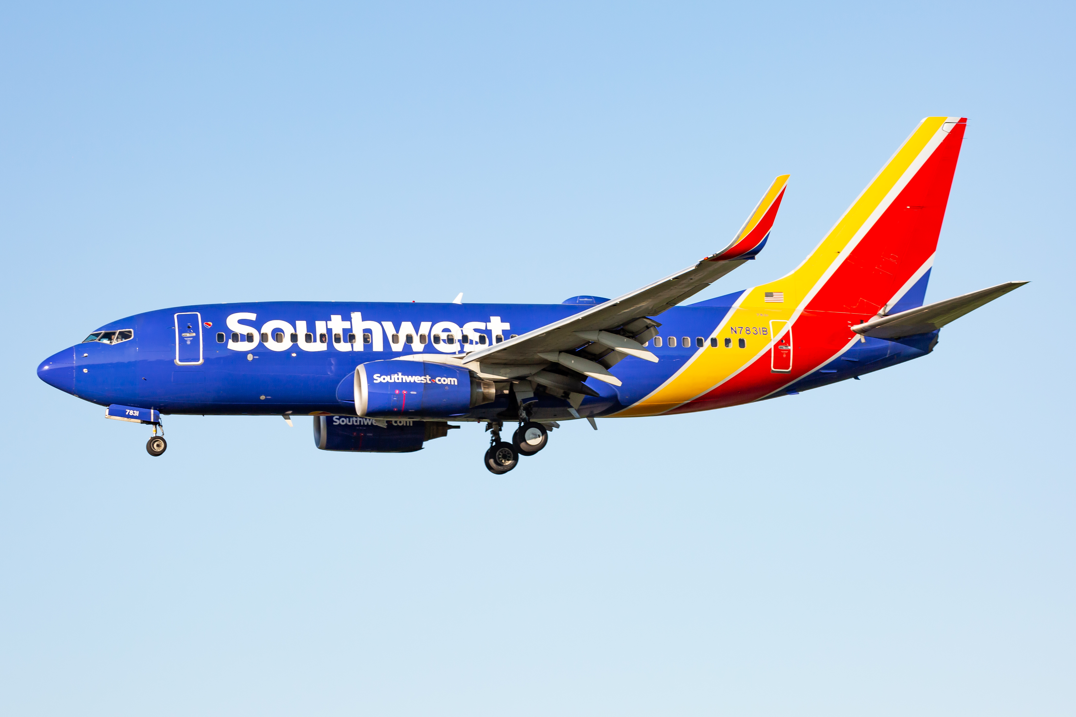 Full size: Southwest Airlines Boeing 737-700 N7831B at Baltimore/Washington International Thurgood Marshall Airport