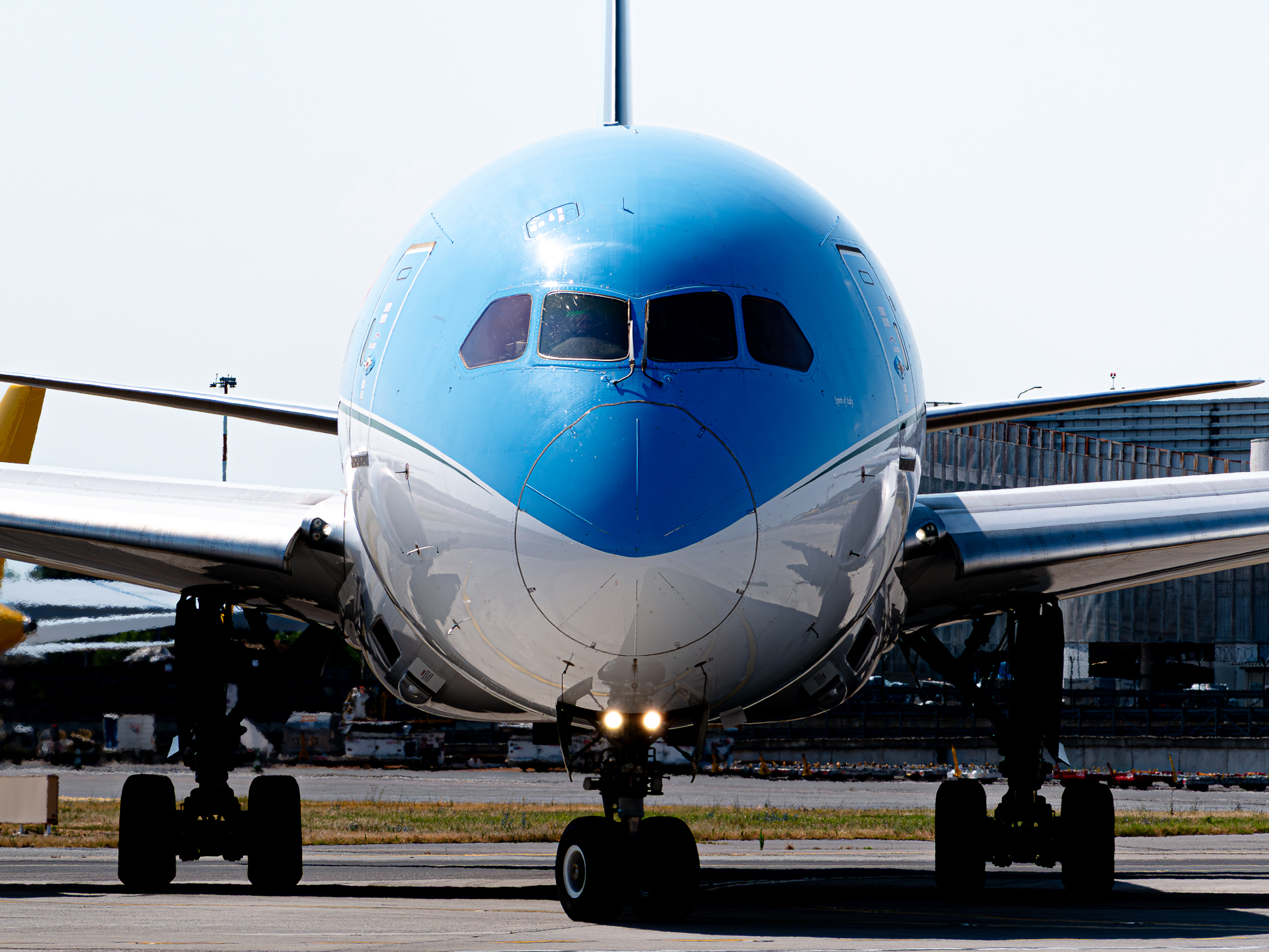 Full size: Neos Boeing 787-9 EI-NEO at Milan Malpensa Airport