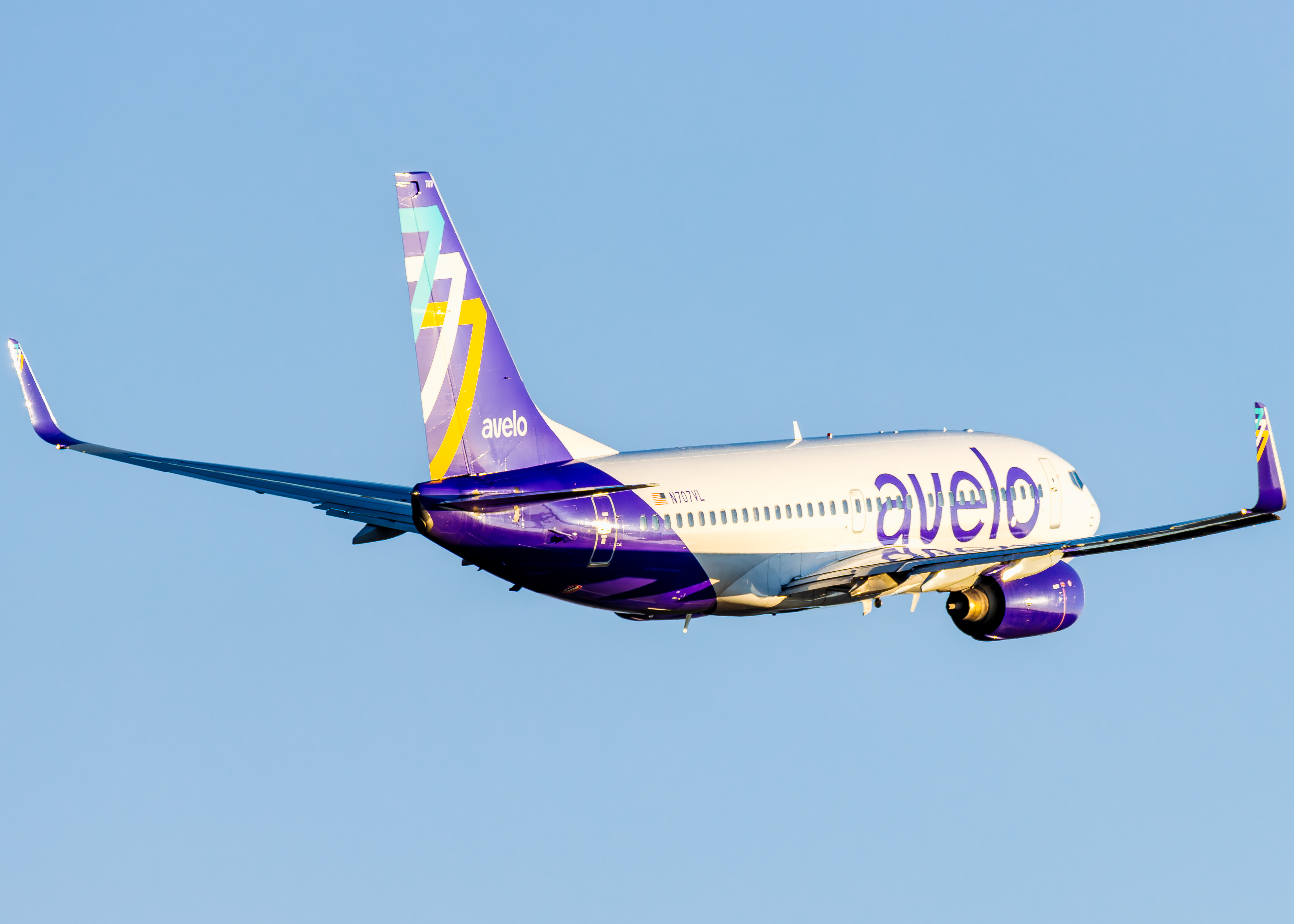 Full size: Avelo Airlines Boeing 737-700 N707VL at Roberts Field Airport