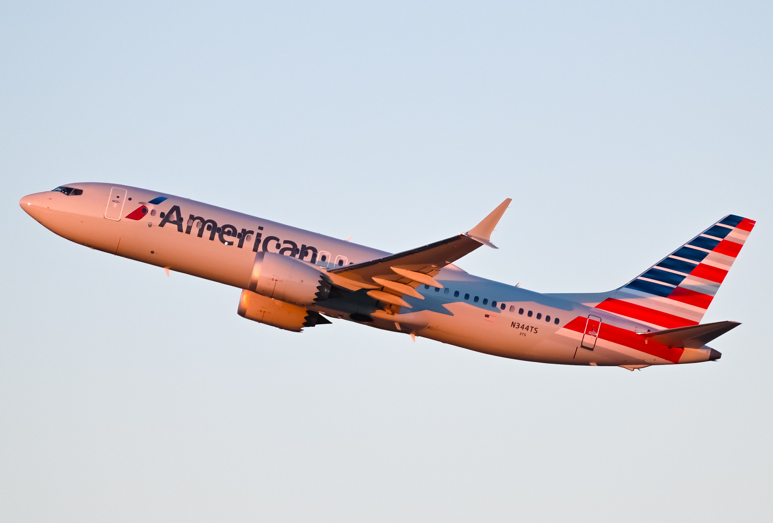 Full size: American Airlines Boeing 737 MAX 8 N344TS at San Diego International Airport