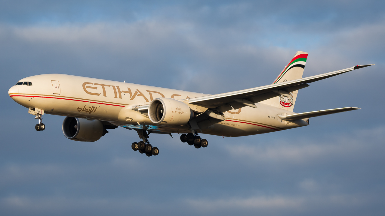Full size: Etihad Cargo Boeing 777F A6-DDC at Frankfurt International Airport