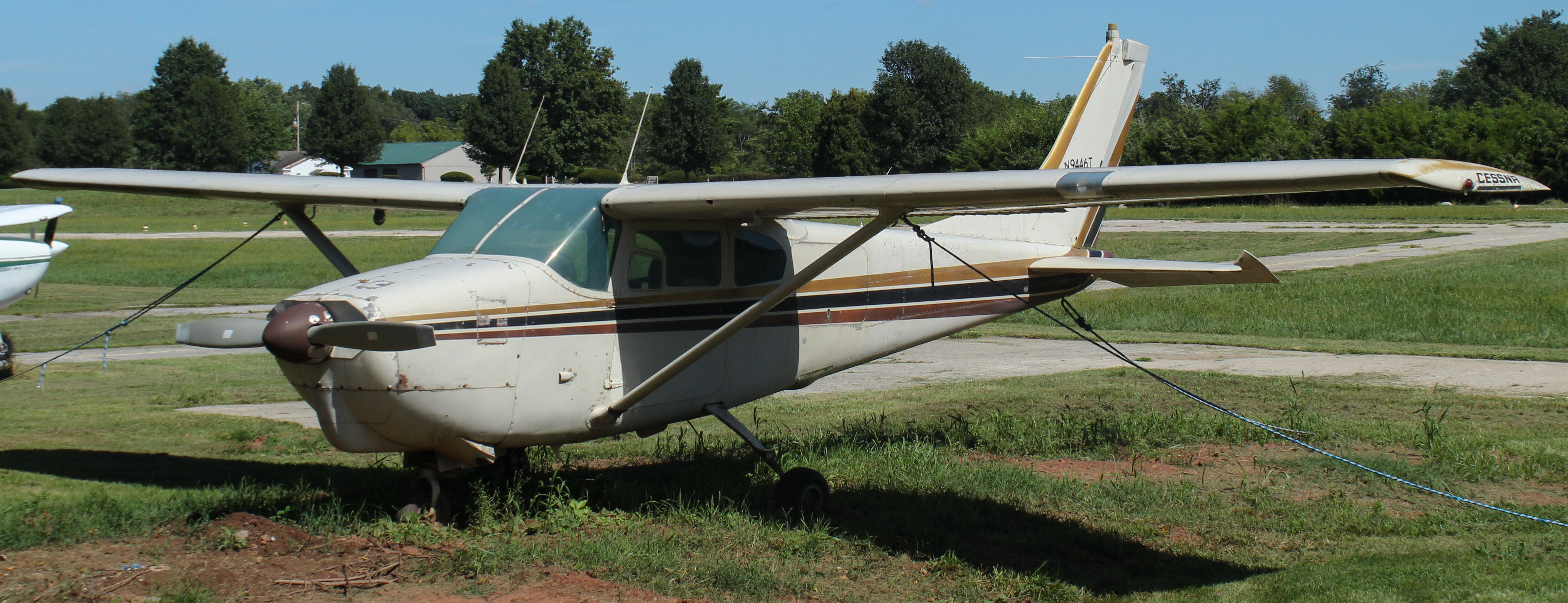 Full size: PRIVATE Cessna 210 N9446T at Lazy B Ranch Airport