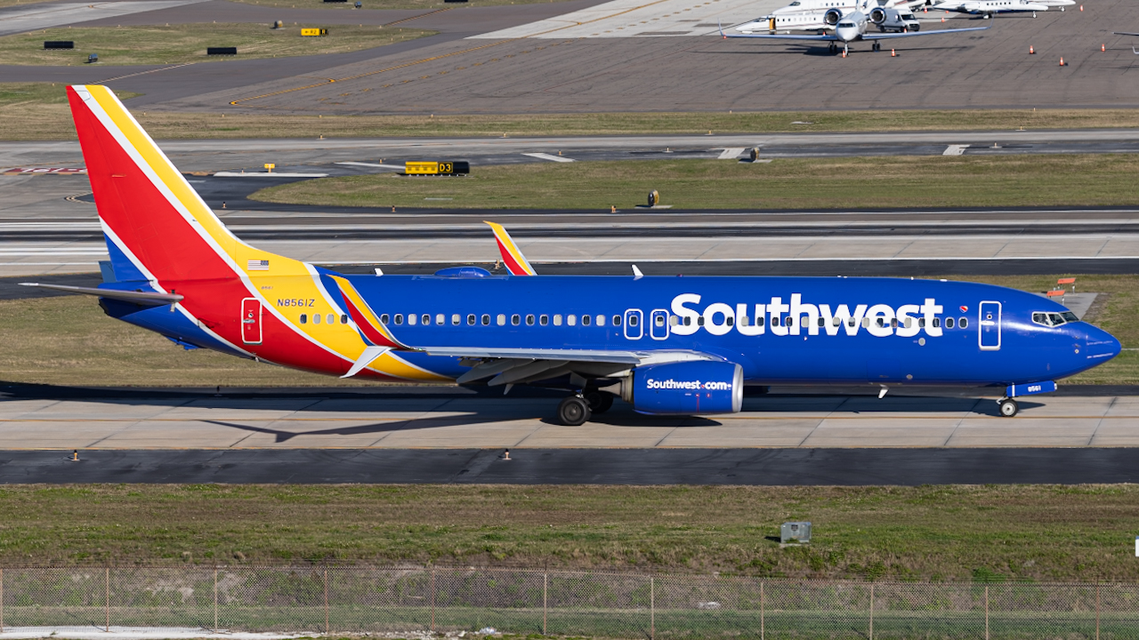Full size: Southwest Airlines Boeing 737-800 N8561Z at Tampa International Airport