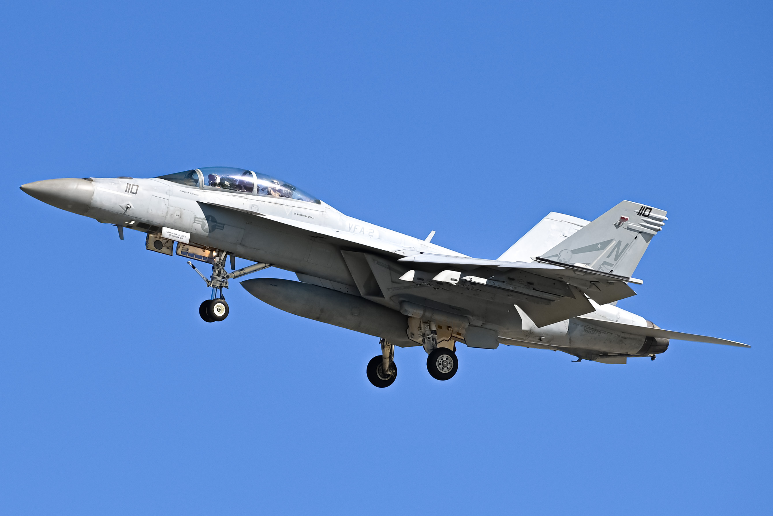 Full size: USN - United States Navy Boeing F/A-18E/F Super Hornet 166972 at North Island NAS