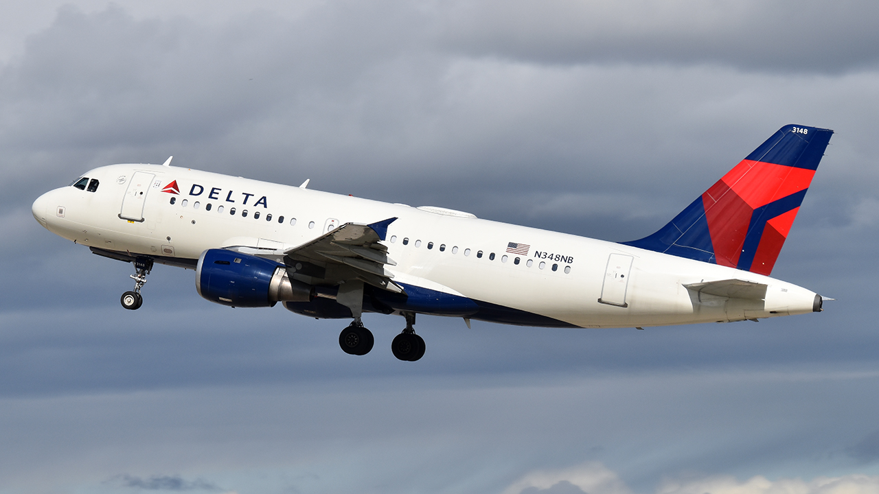 Full size: Delta Airlines Airbus A319 N348NB at Gerald R Ford International Airport