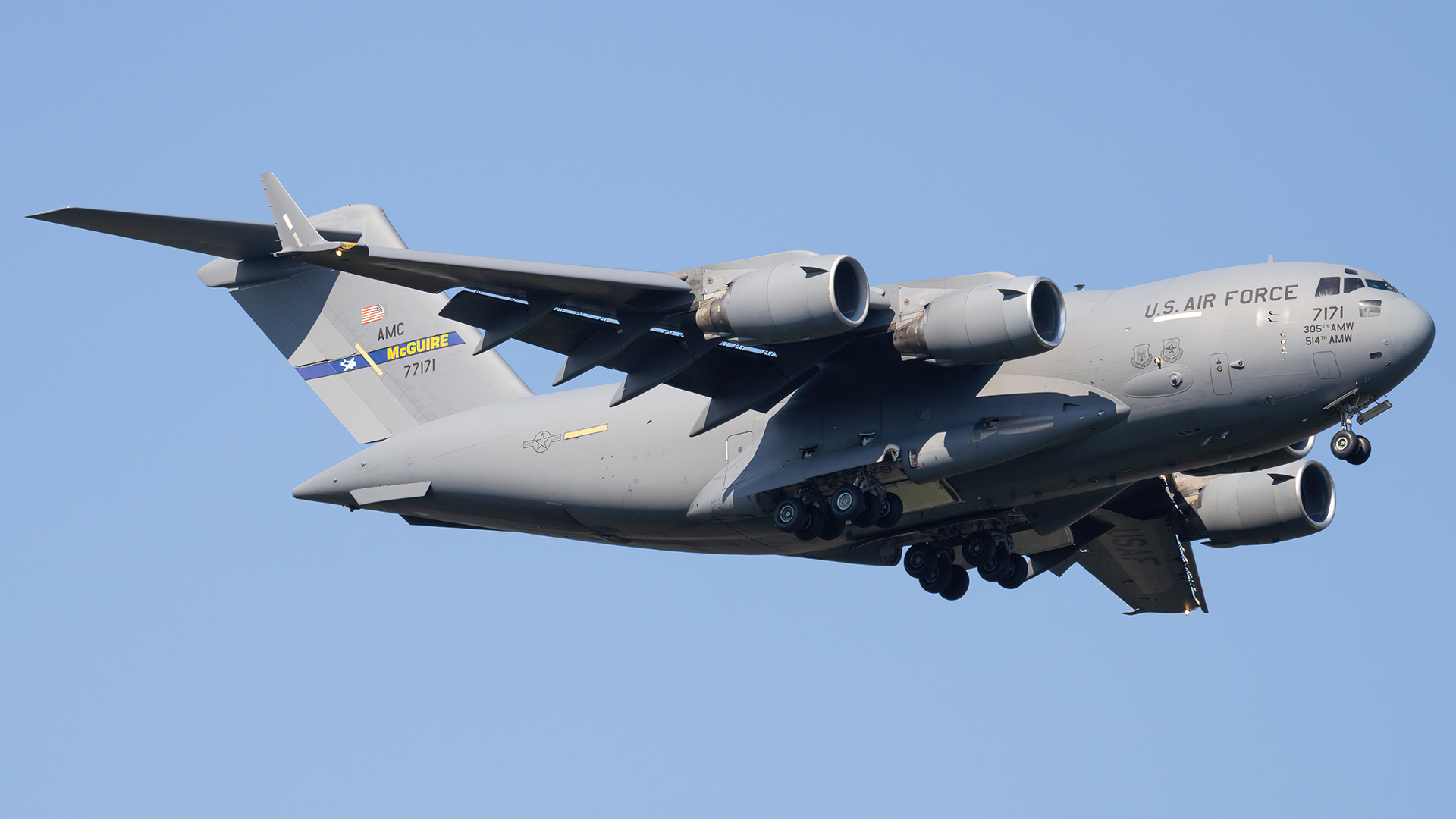 Full size: USAF - United States Air Force Boeing C-17 Globemaster III 07-7171 at Joint Base Andrews