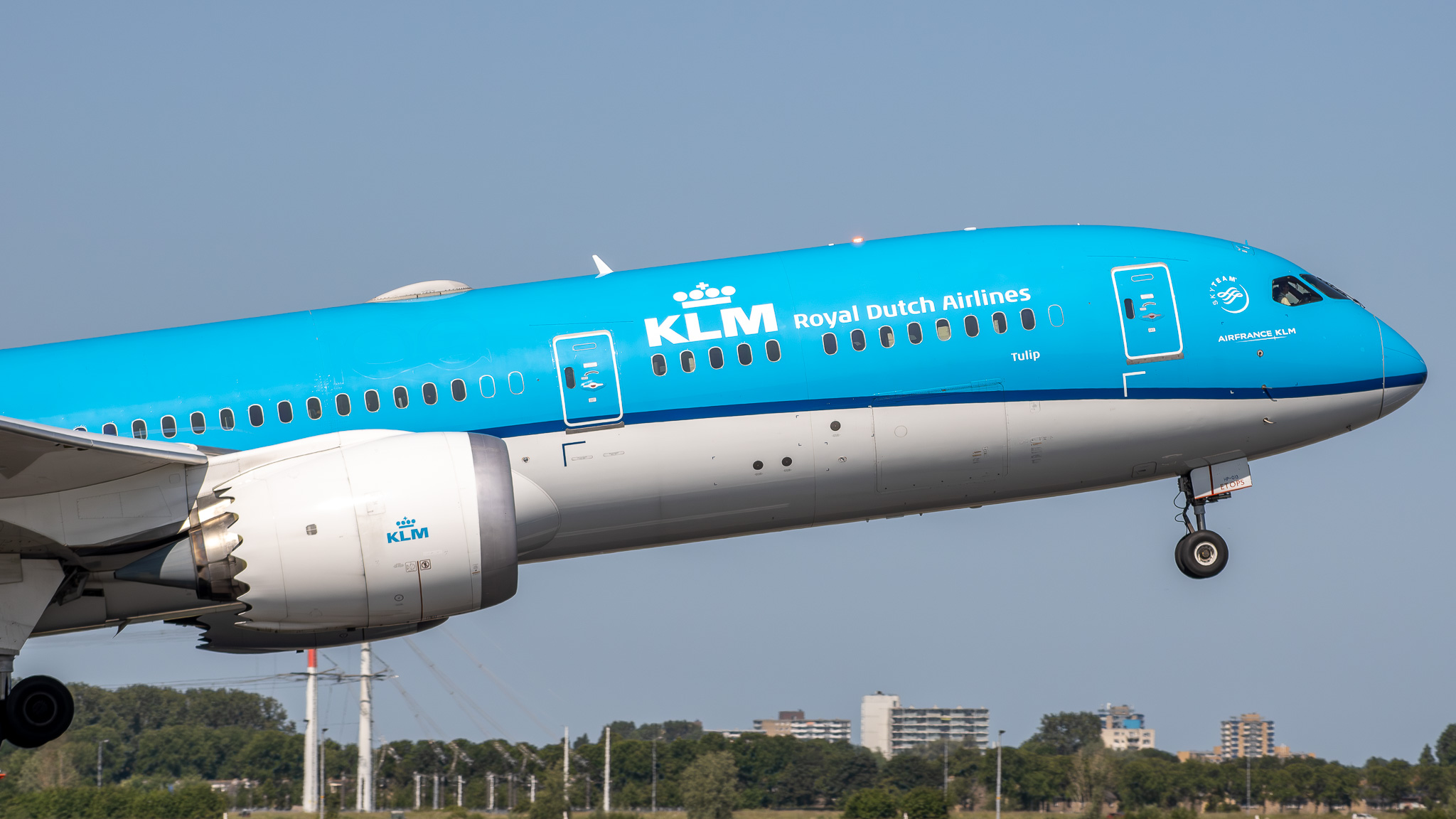 Full size: KLM Boeing 787-9 PH-BHP at Amsterdam Schiphol Airport