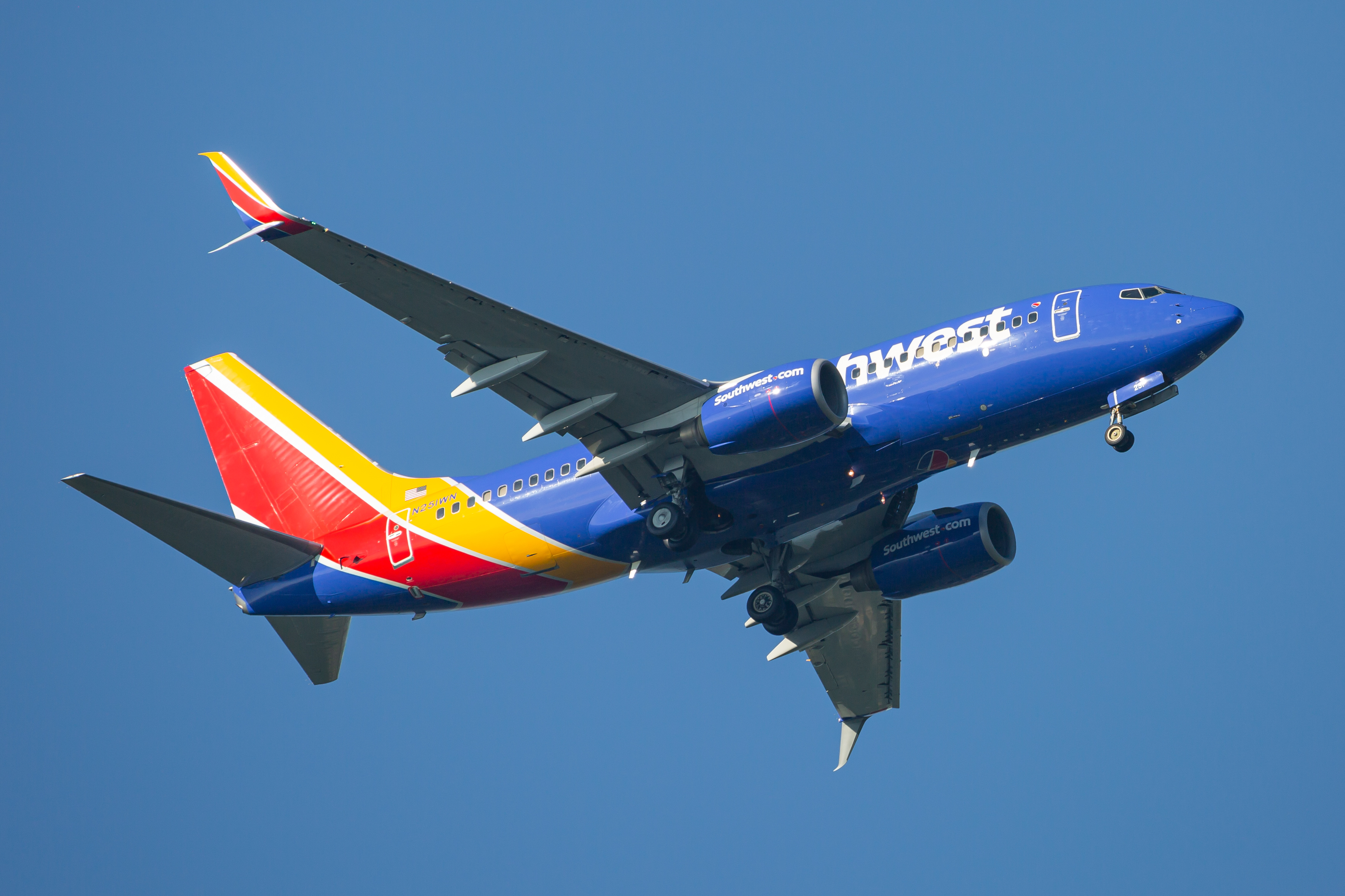 Full size: Southwest Airlines Boeing 737-700 N251WN at Baltimore/Washington International Thurgood Marshall Airport