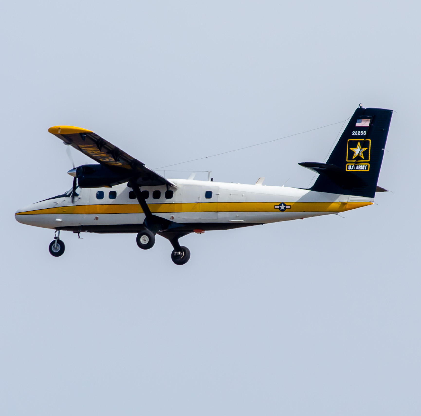 Full size: USA - United States Army De Havilland DHC-6 79-23256 at Atlantic City International Airport