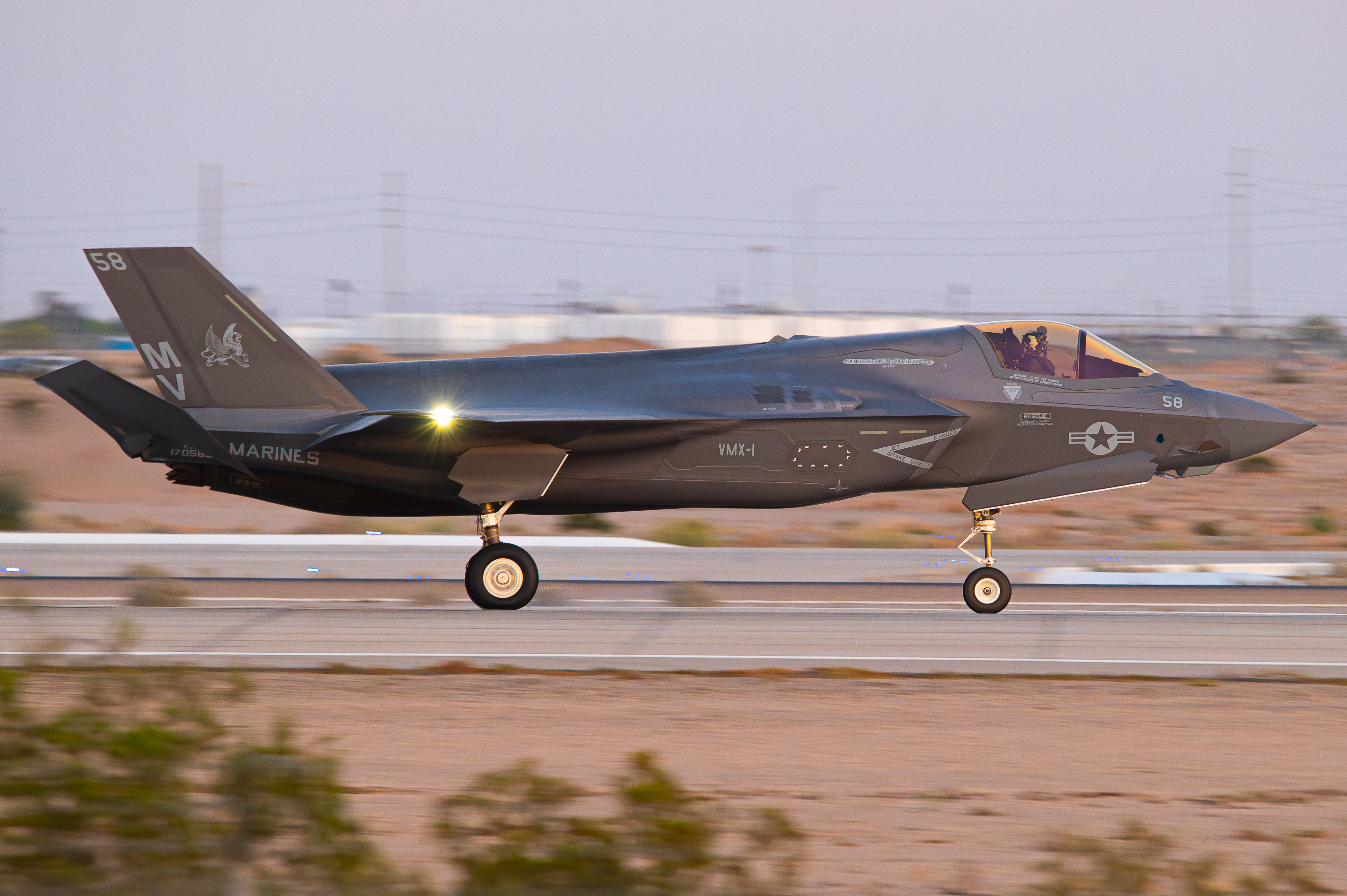 Full size: USMC - United States Marine Corp Lockheed Martin F-35 Lightning 170569 at 