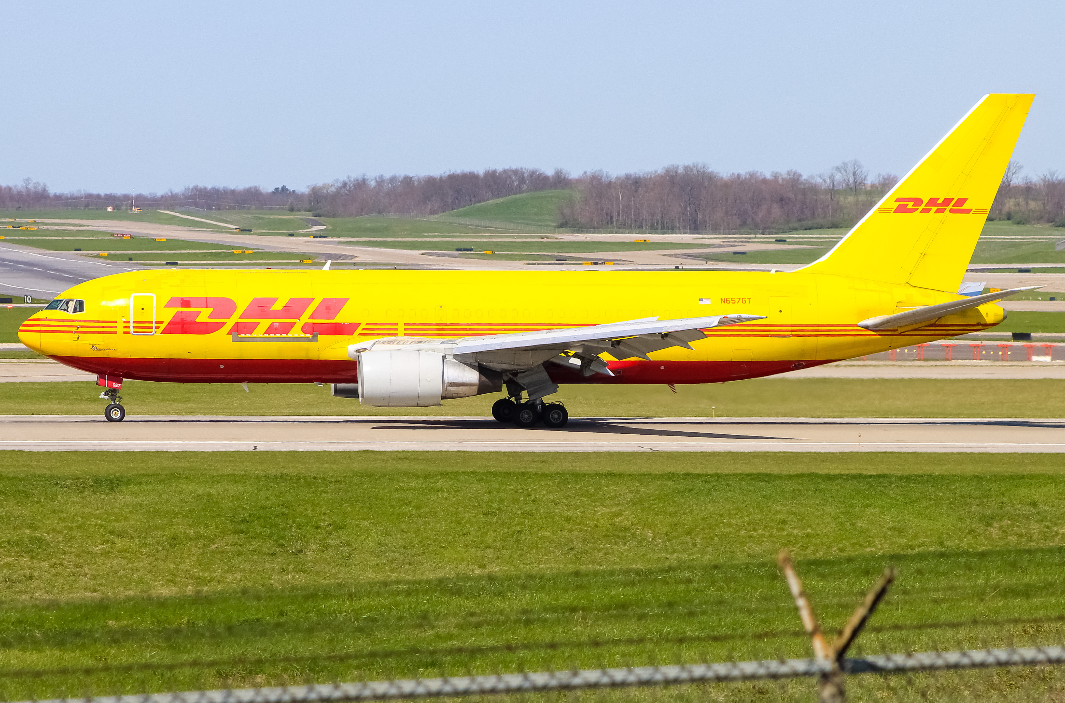 Full size: DHL Boeing 767-200F N657GT at Cincinnati/Northern Kentucky International Airport