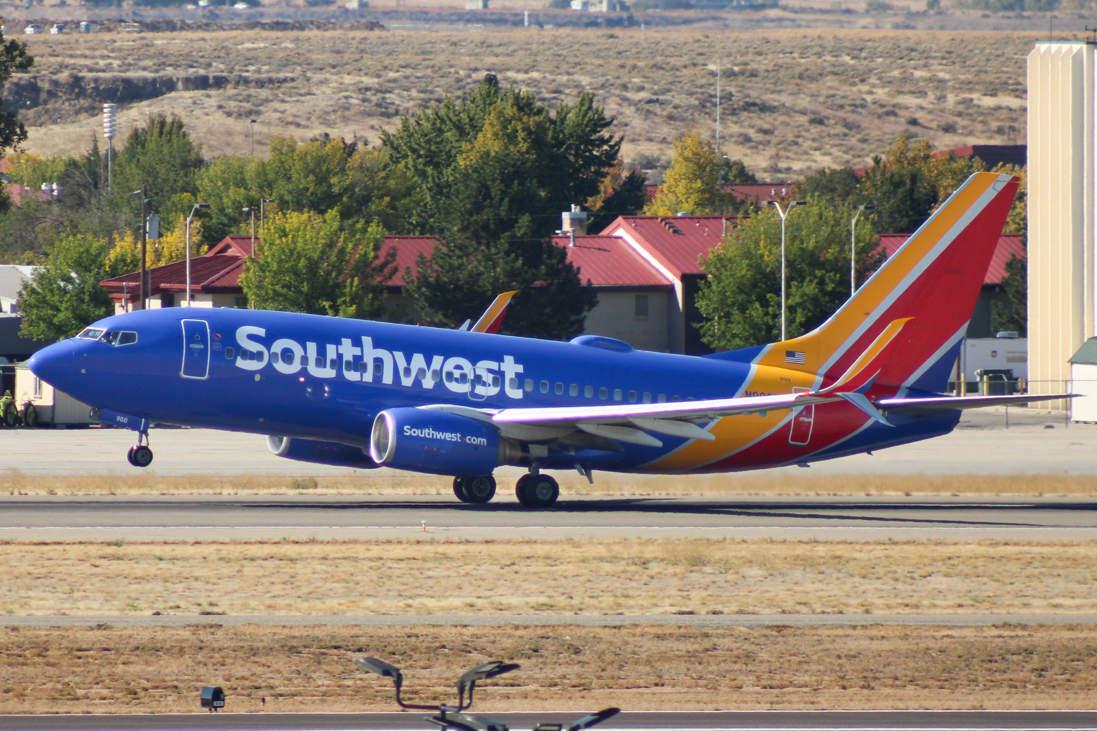 Full size: Southwest Airlines Boeing 737-700 N900WN at Boise Air Terminal/Gowen Field
