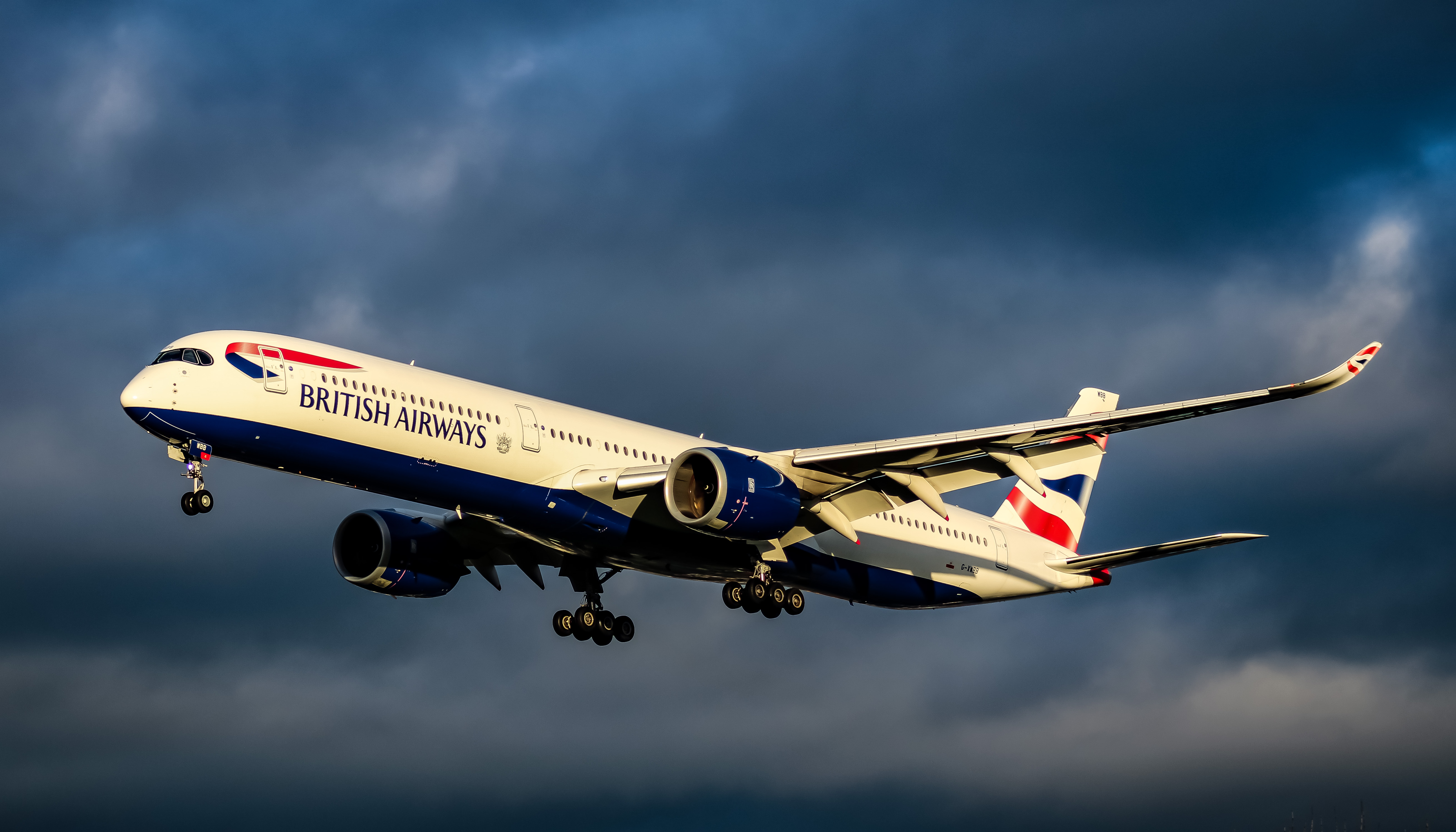 Full size: British Airways Airbus A350-1000 G-XWBB at London Heathrow International Airport