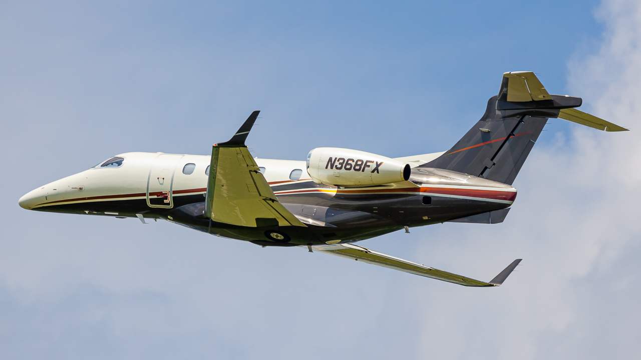 Full size: FlexJet Embraer Phenom 300 N368FX at Ohio State University Airport