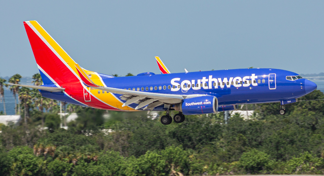 Full size: Southwest Airlines Boeing 737-700 N564WN at Tampa International Airport