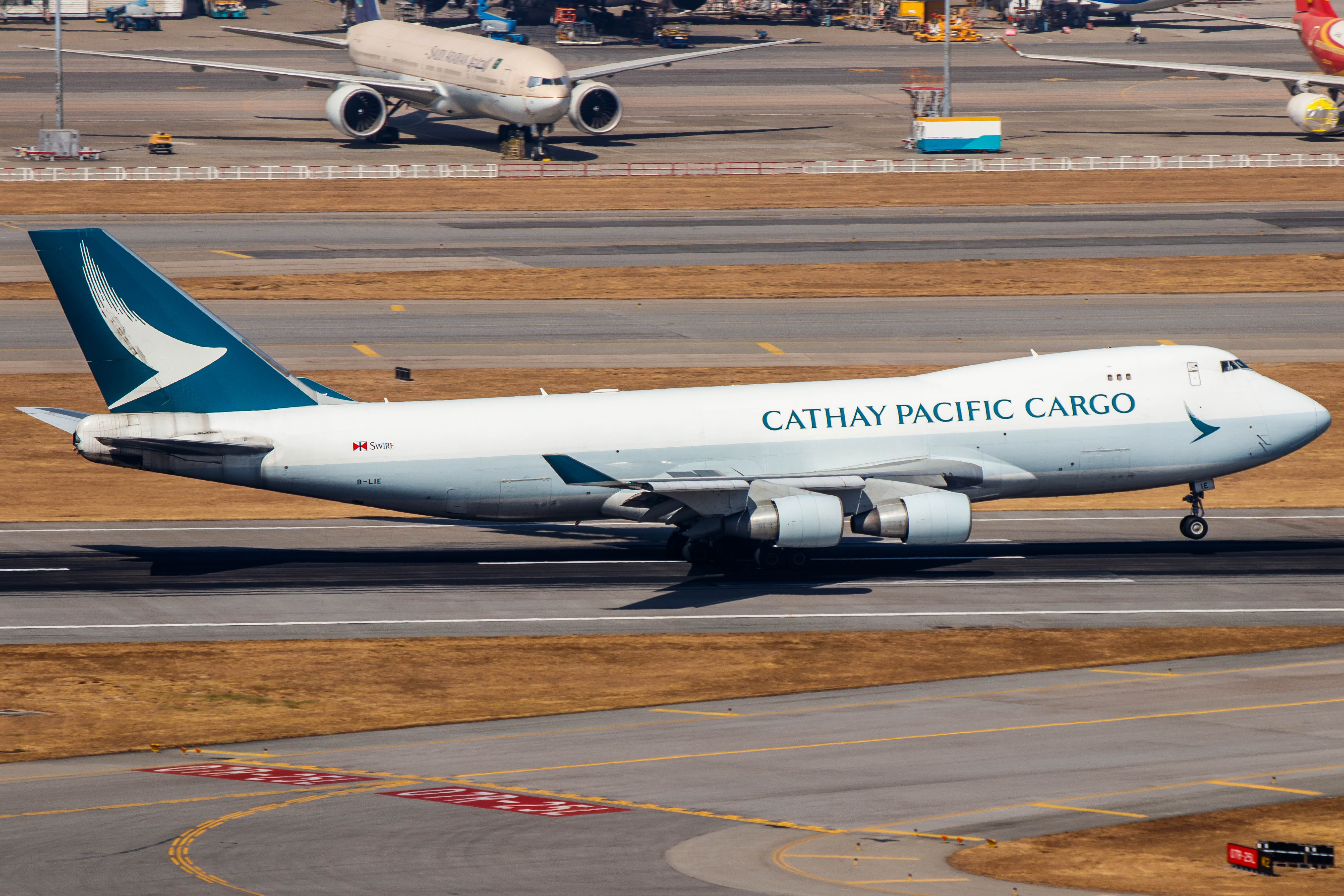 Full size: Cathay Pacific Boeing 747-400F B-LIE at Hong Kong International Airport