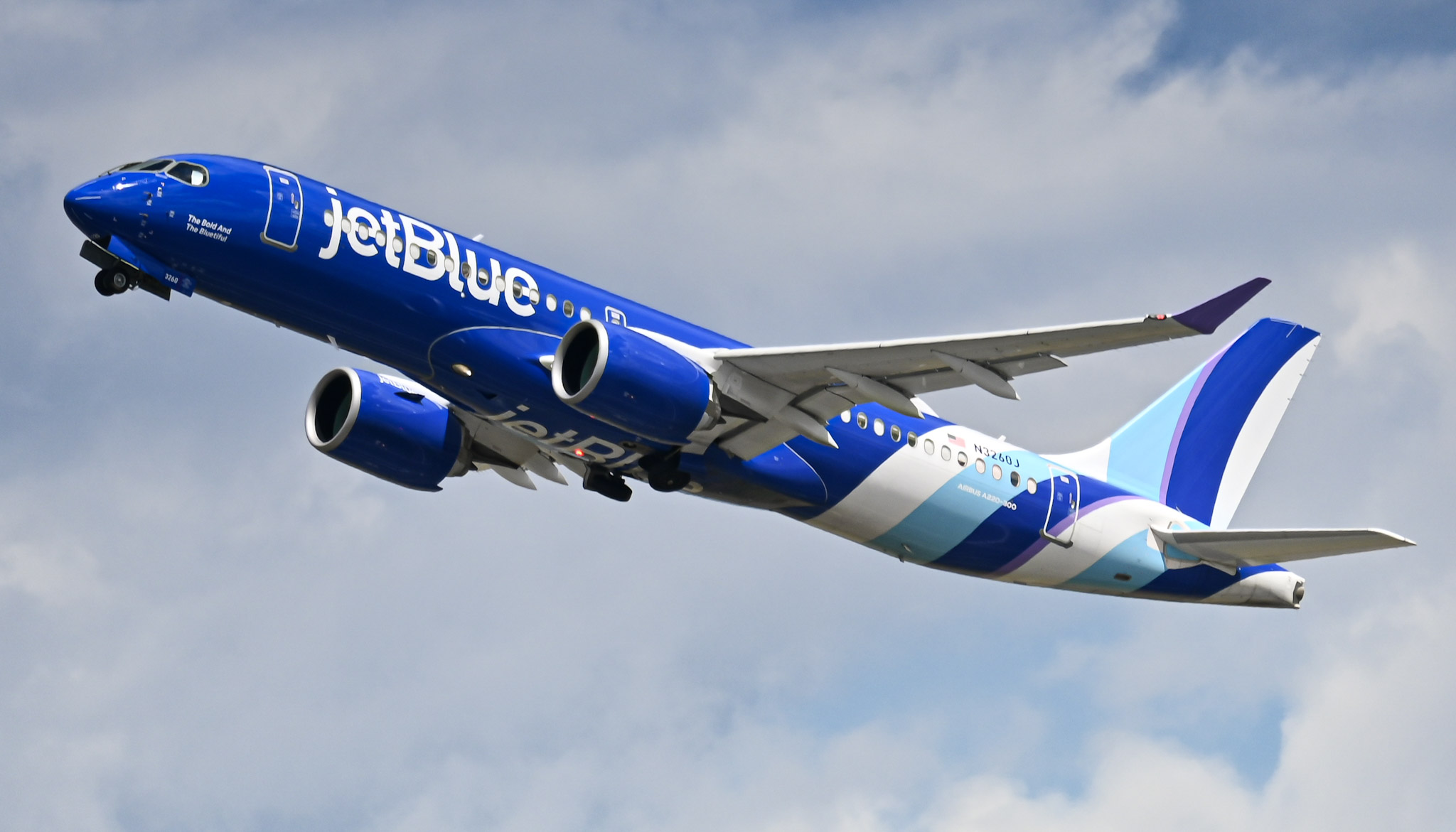 Full size: JetBlue Airways Airbus A220-300 N3260J at General Edward Lawrence Logan International Airport