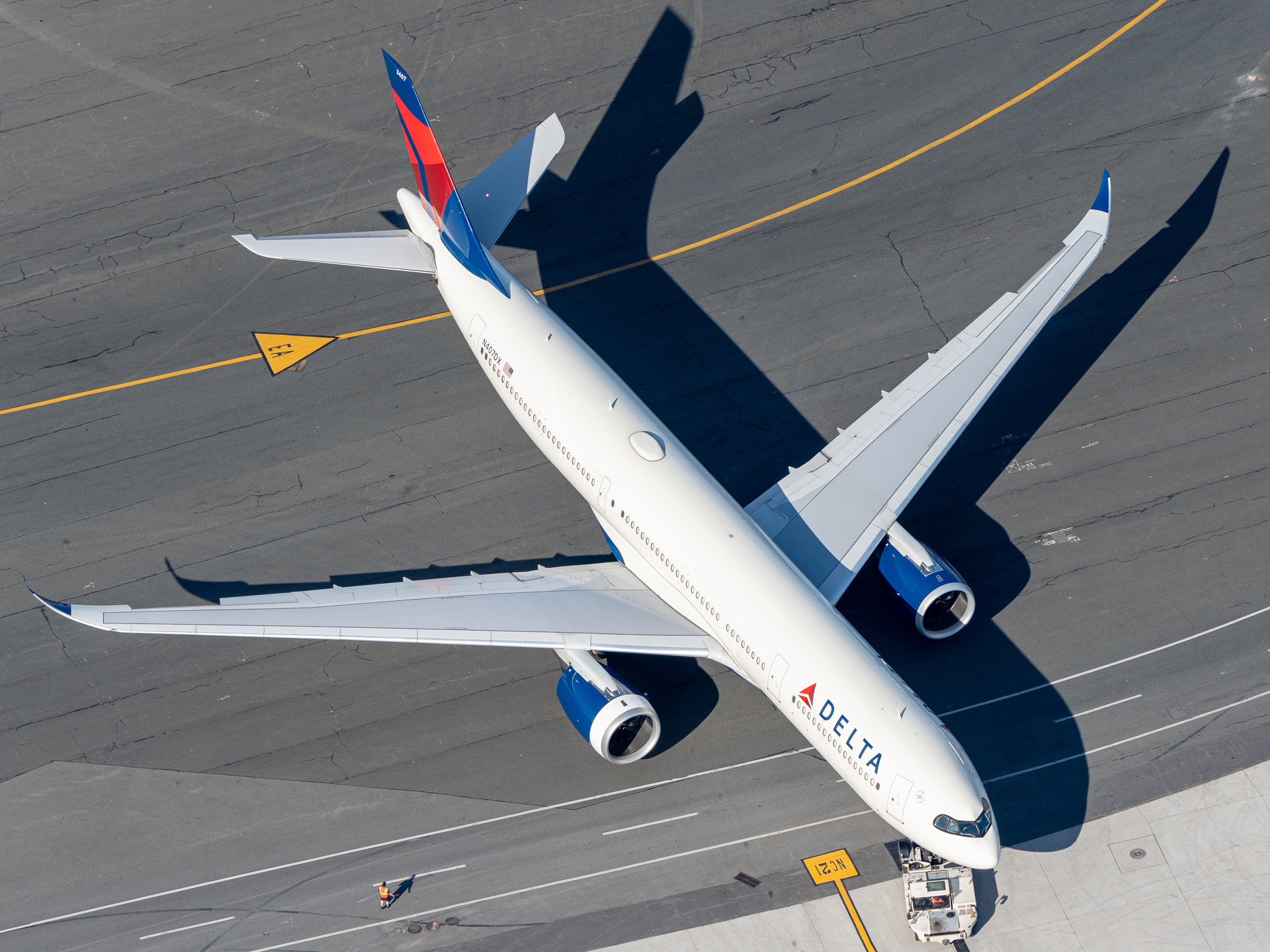 Full size: Delta Airlines Airbus A330-900 N407DX at General Edward Lawrence Logan International Airport