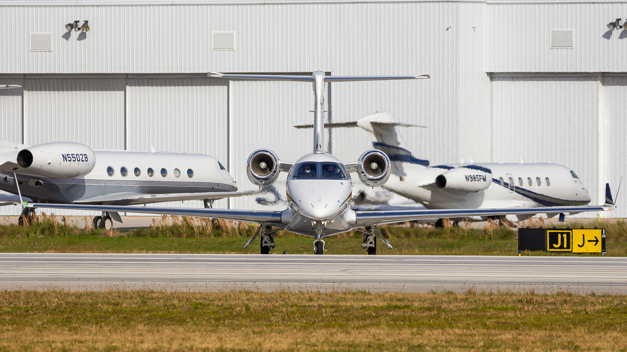 Full size: PRIVATE Embraer Phenom 300 N301AZ at Fort Lauderdale/Hollywood International Airport