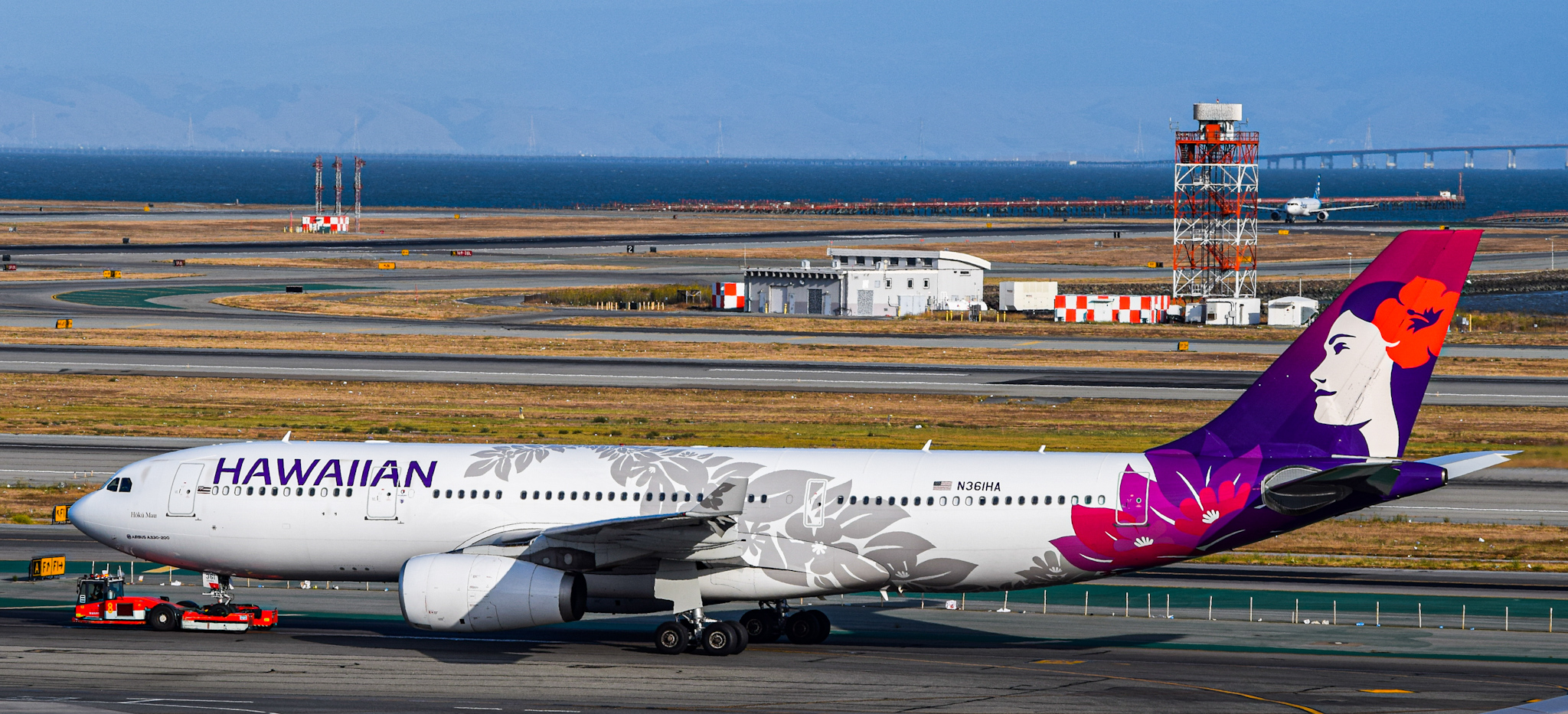 Full size: Hawaiian Airlines Airbus A330-200 N361HA at San Francisco International Airport