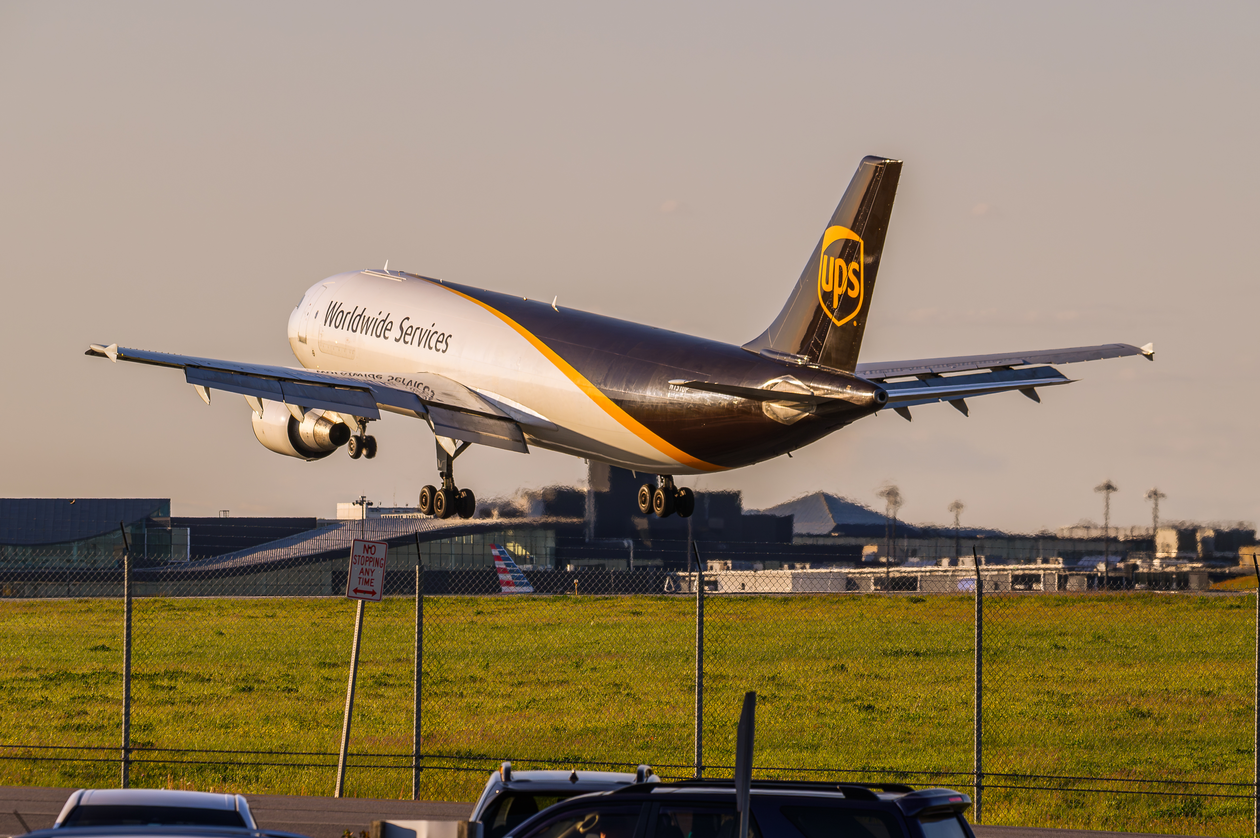Full size: United Parcel Service Airbus A300-600F N131UP at Baltimore/Washington International Thurgood Marshall Airport