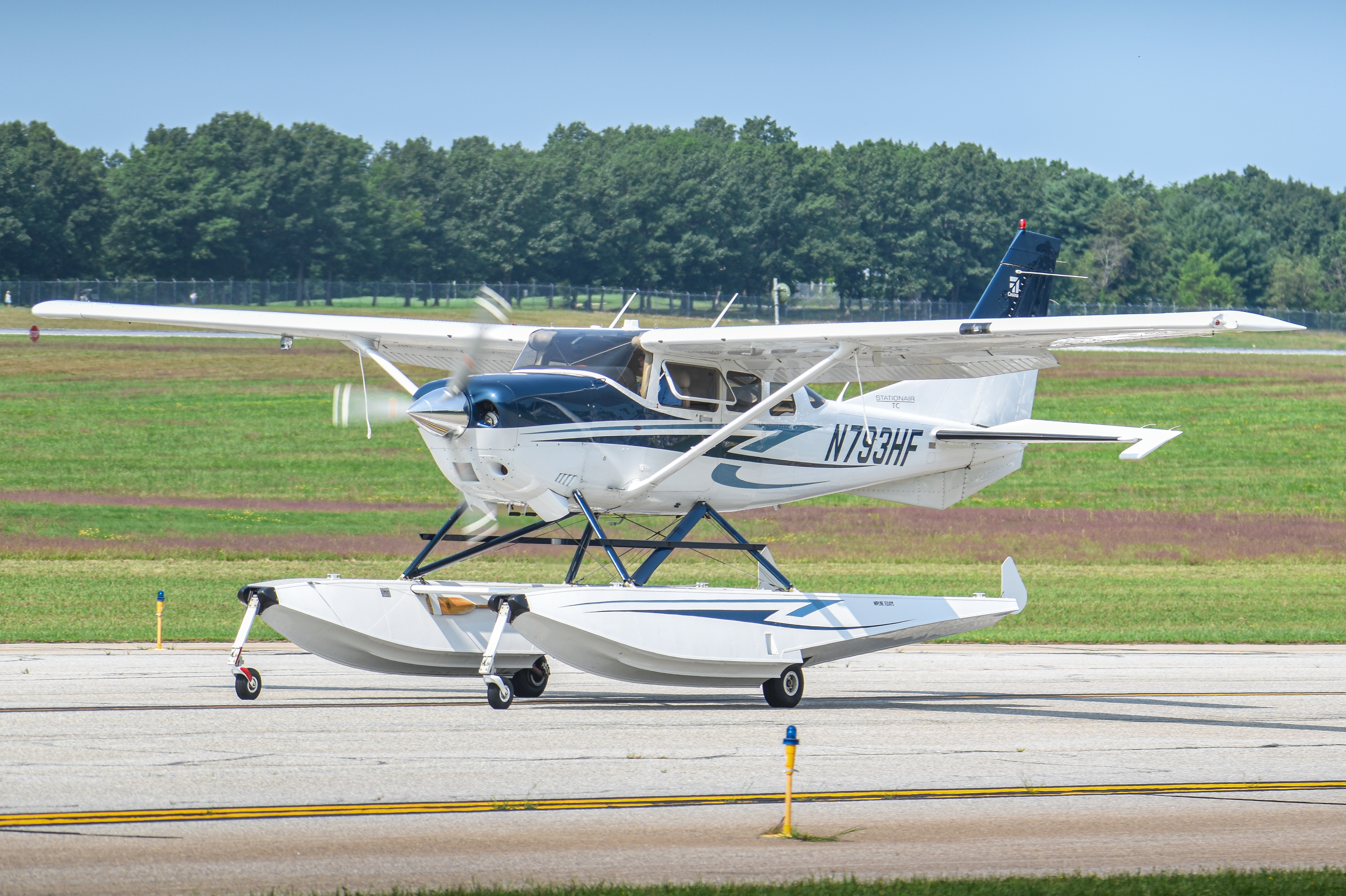 Full size: PRIVATE Cessna 206 N793HF at Portsmouth International Airport at Pease