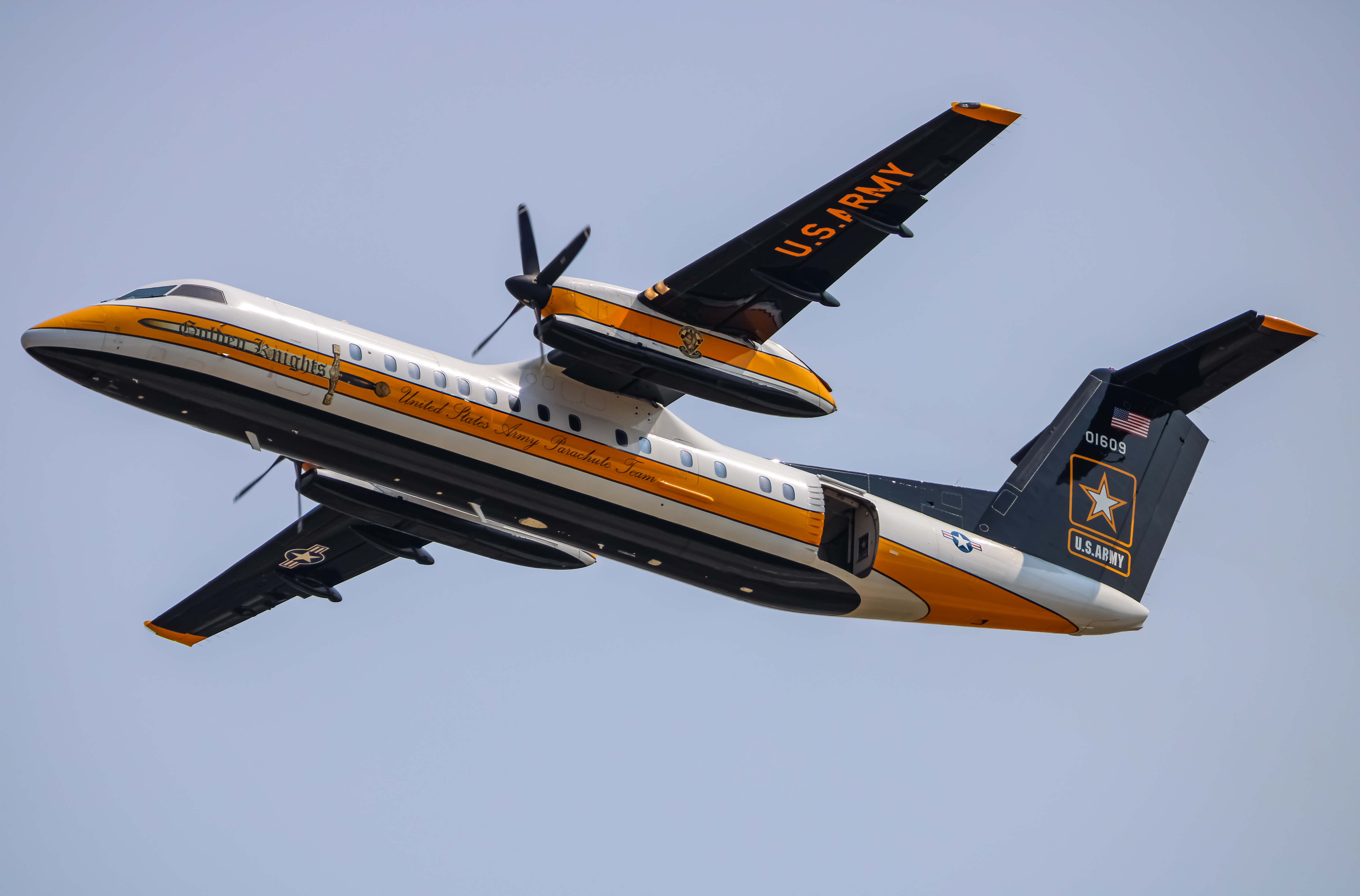 Full size: USA - United States Army DeHavilland Canada C-147A 17-01609 at Joint Base Andrews
