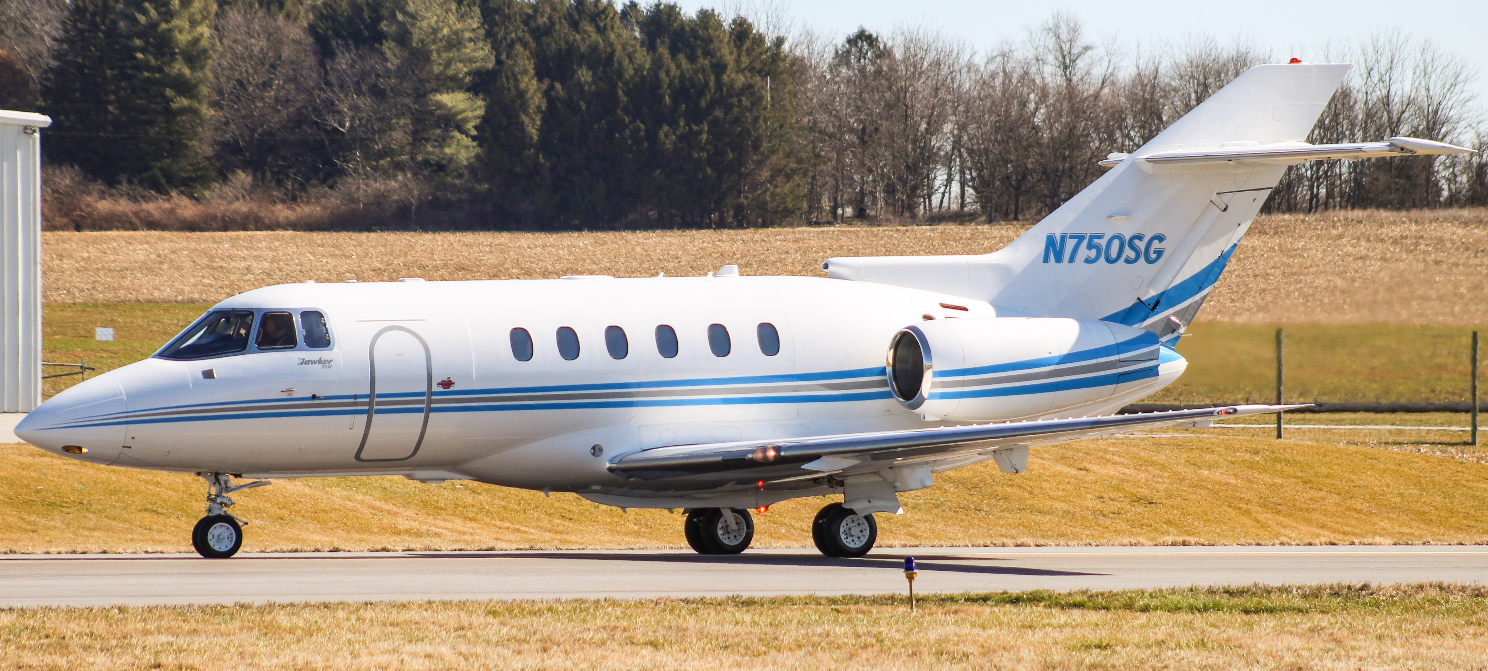 Full size: PRIVATE Beechcraft Hawker 750 N750SG at York Airport