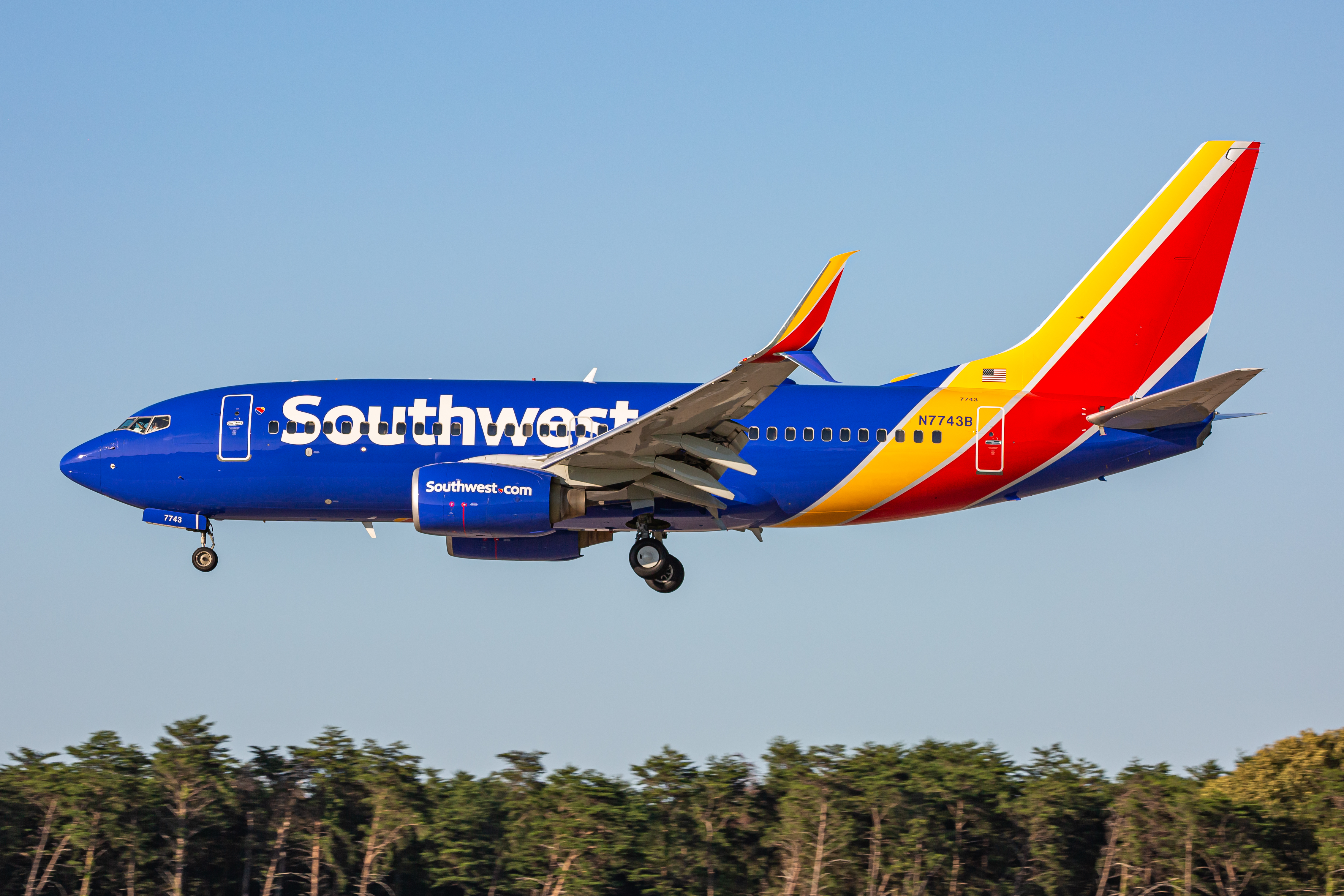 Full size: Southwest Airlines Boeing 737-700 N7743B at Baltimore/Washington International Thurgood Marshall Airport