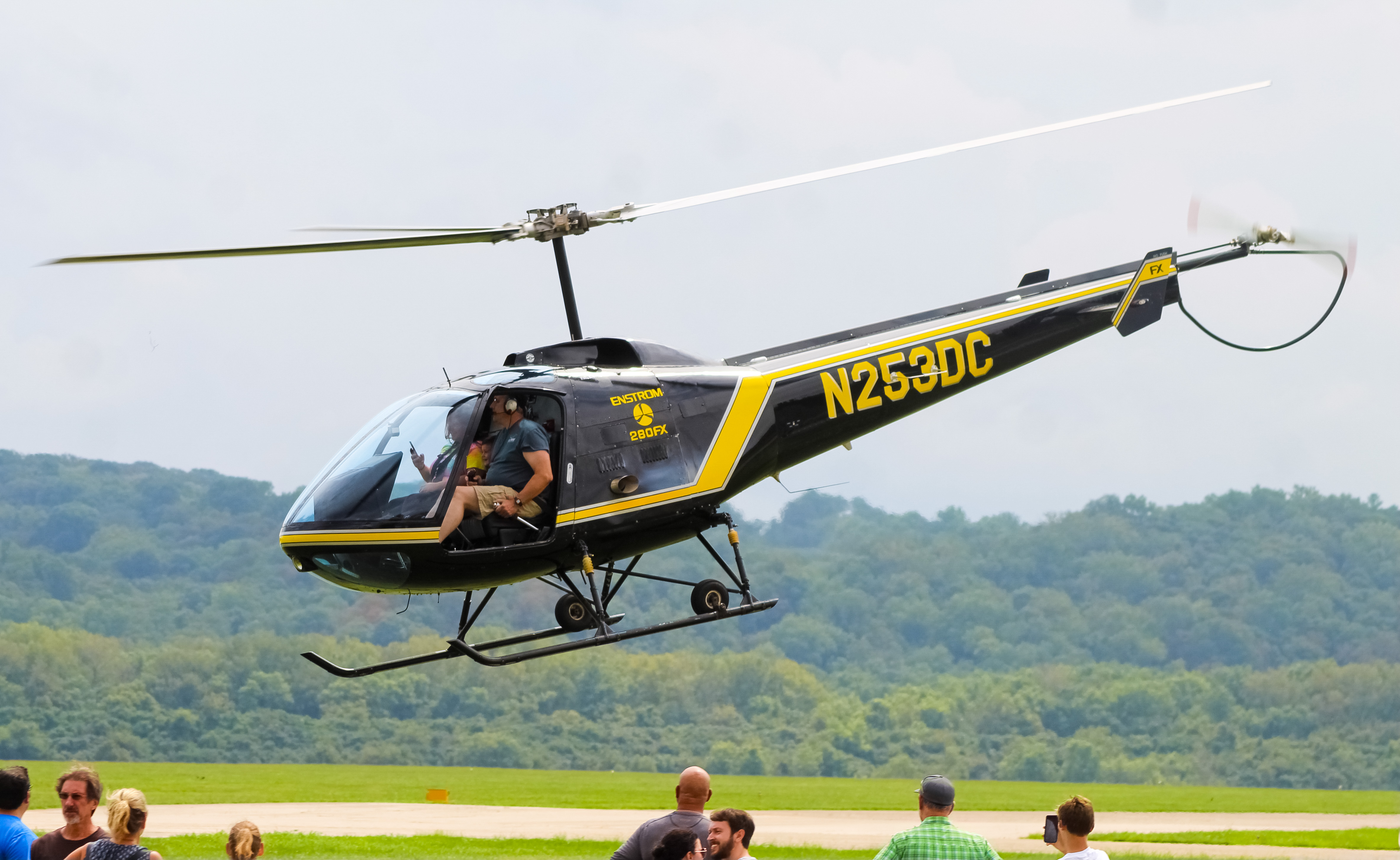 Full size: PRIVATE  Enstrom 280FX N253DC at Cincinnati Municipal Airport/Lunken Field