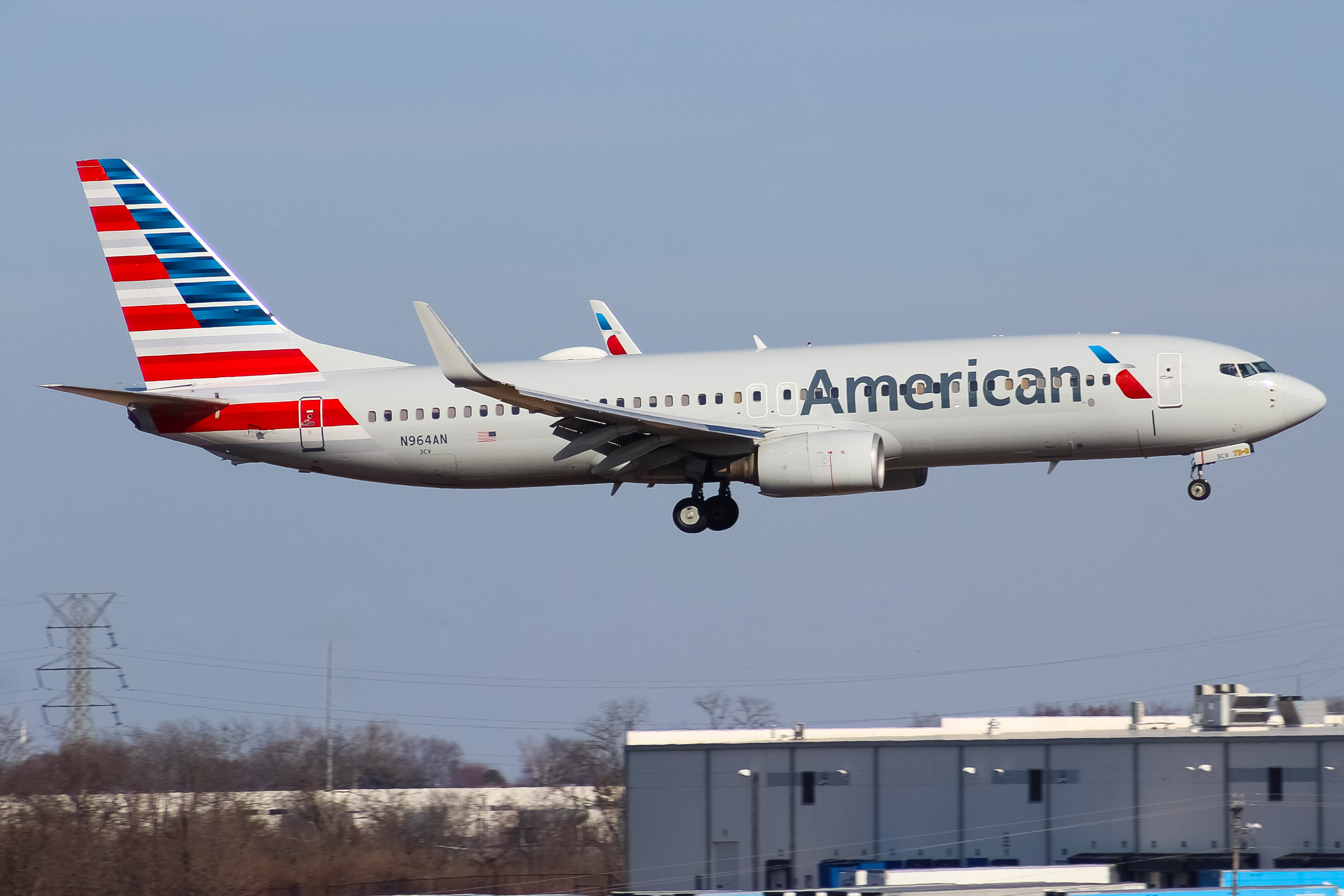 Full size: American Airlines Boeing 737-800 N964AN at Cincinnati/Northern Kentucky International Airport