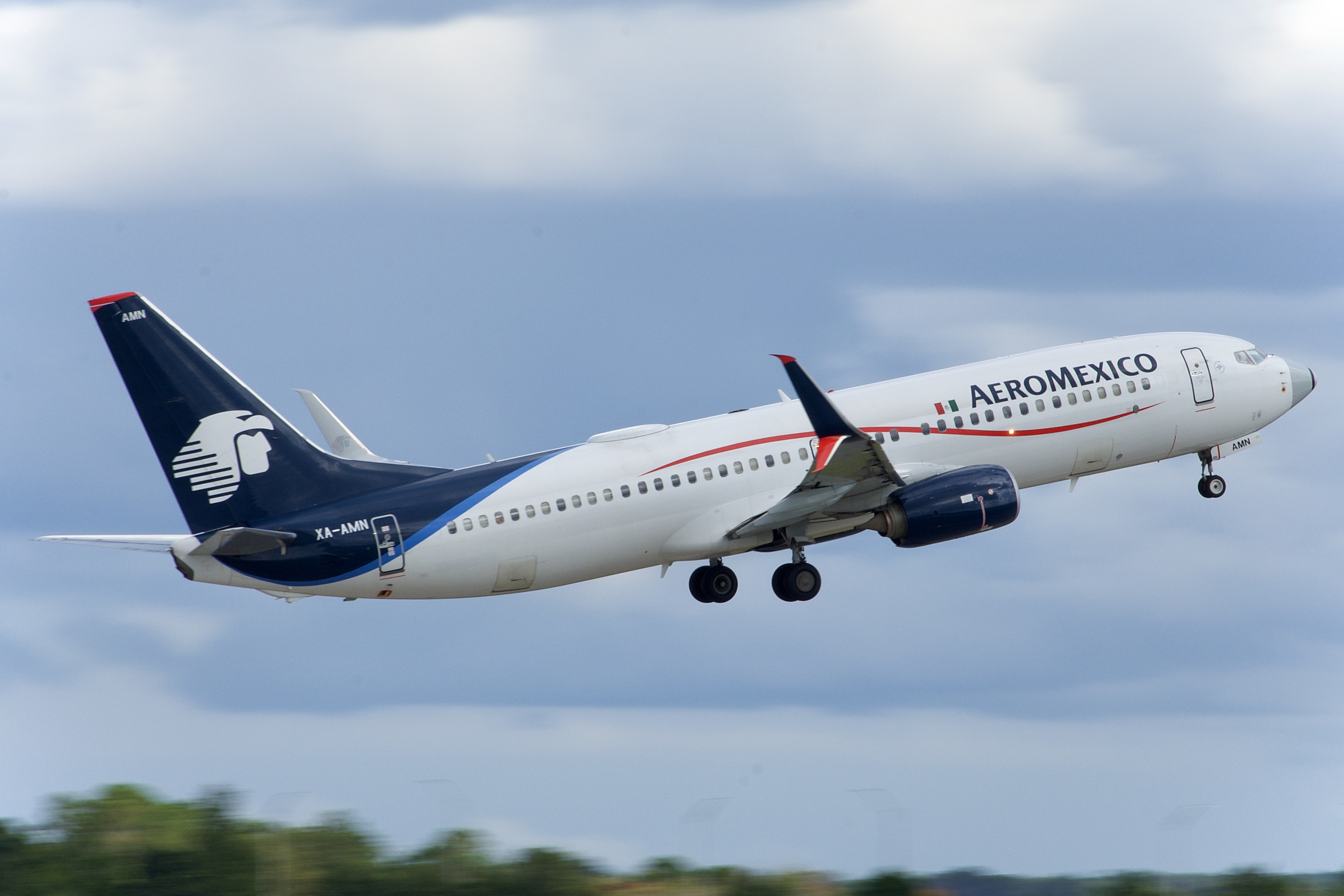 Full size: Aeromexico Boeing 737-800 XA-AMN at Orlando International Airport
