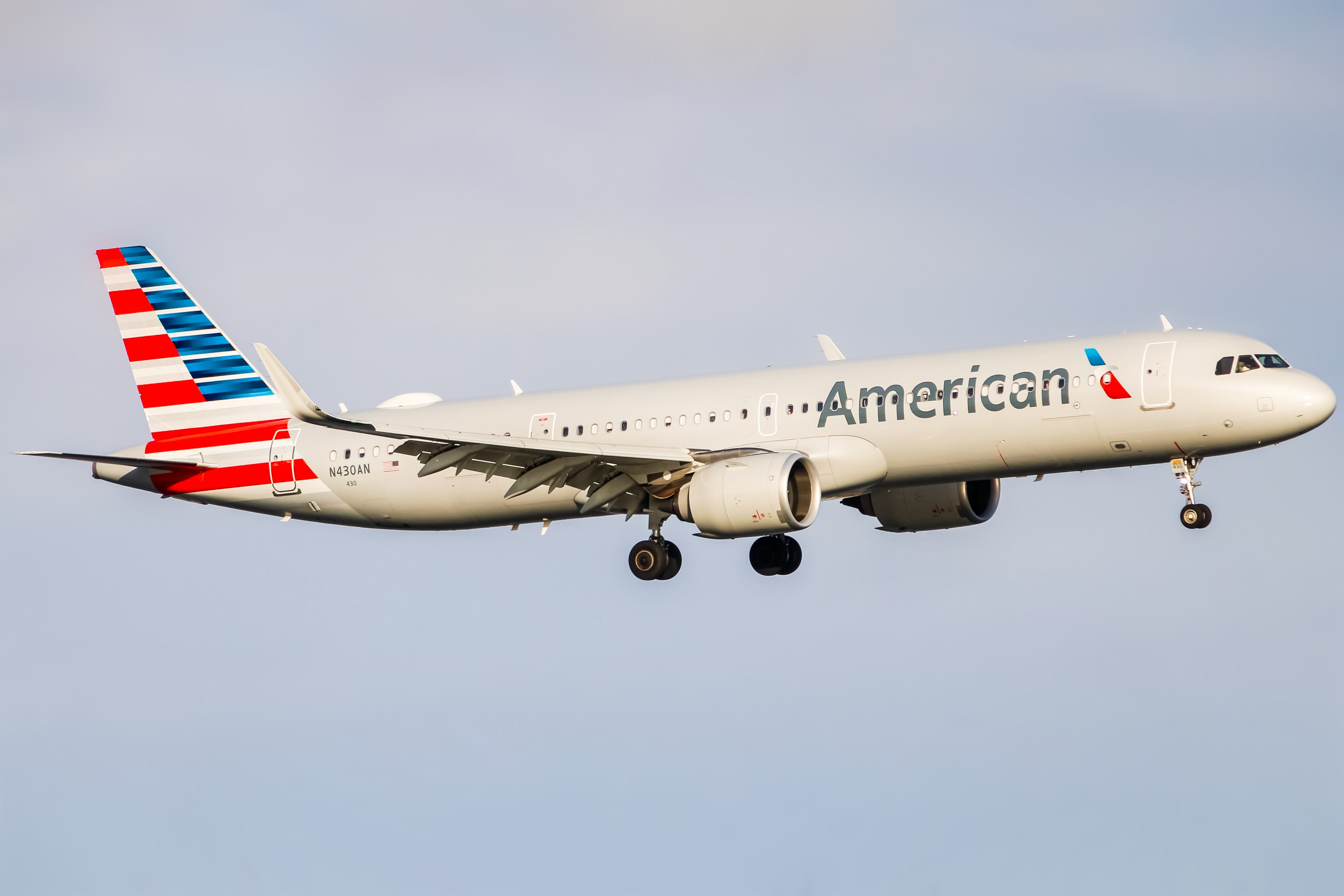 Full size: American Airlines Airbus A321NEO N430AN at Ronald Reagan National Airport