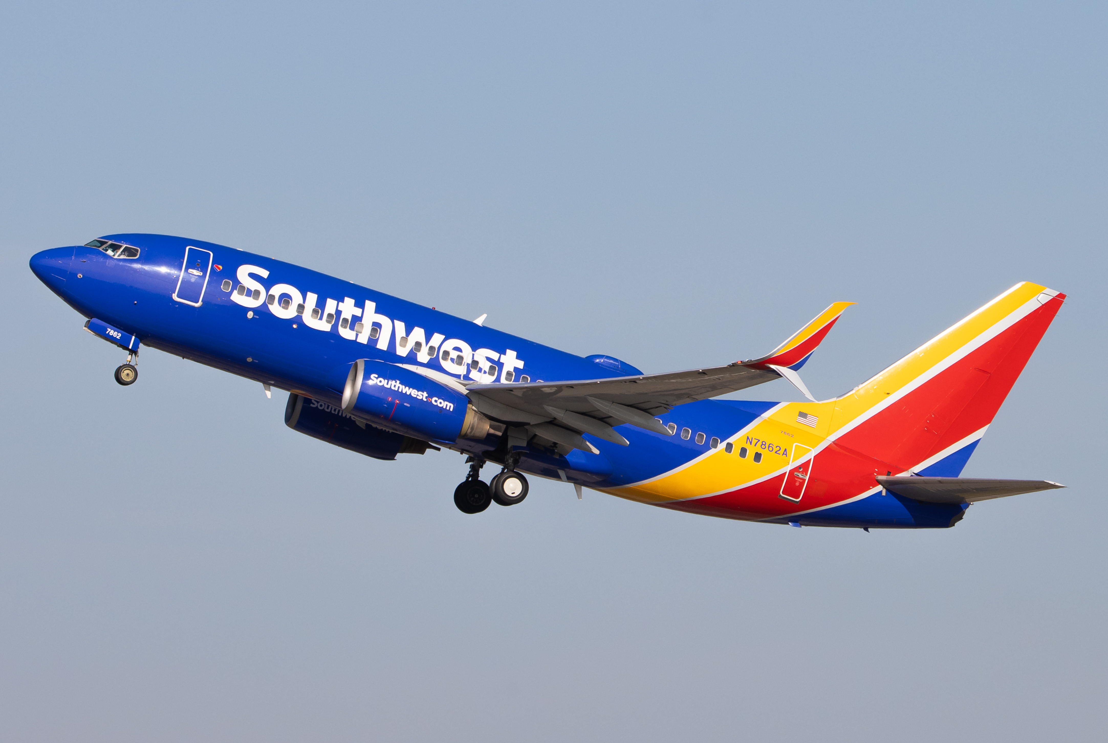 Full size: Southwest Airlines Boeing 737-700 N7862A at Orlando International Airport