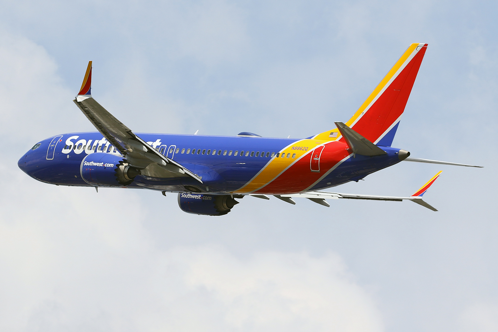 Full size: Southwest Airlines Boeing 737 MAX 8 N8862Q at Chicago Midway International Airport