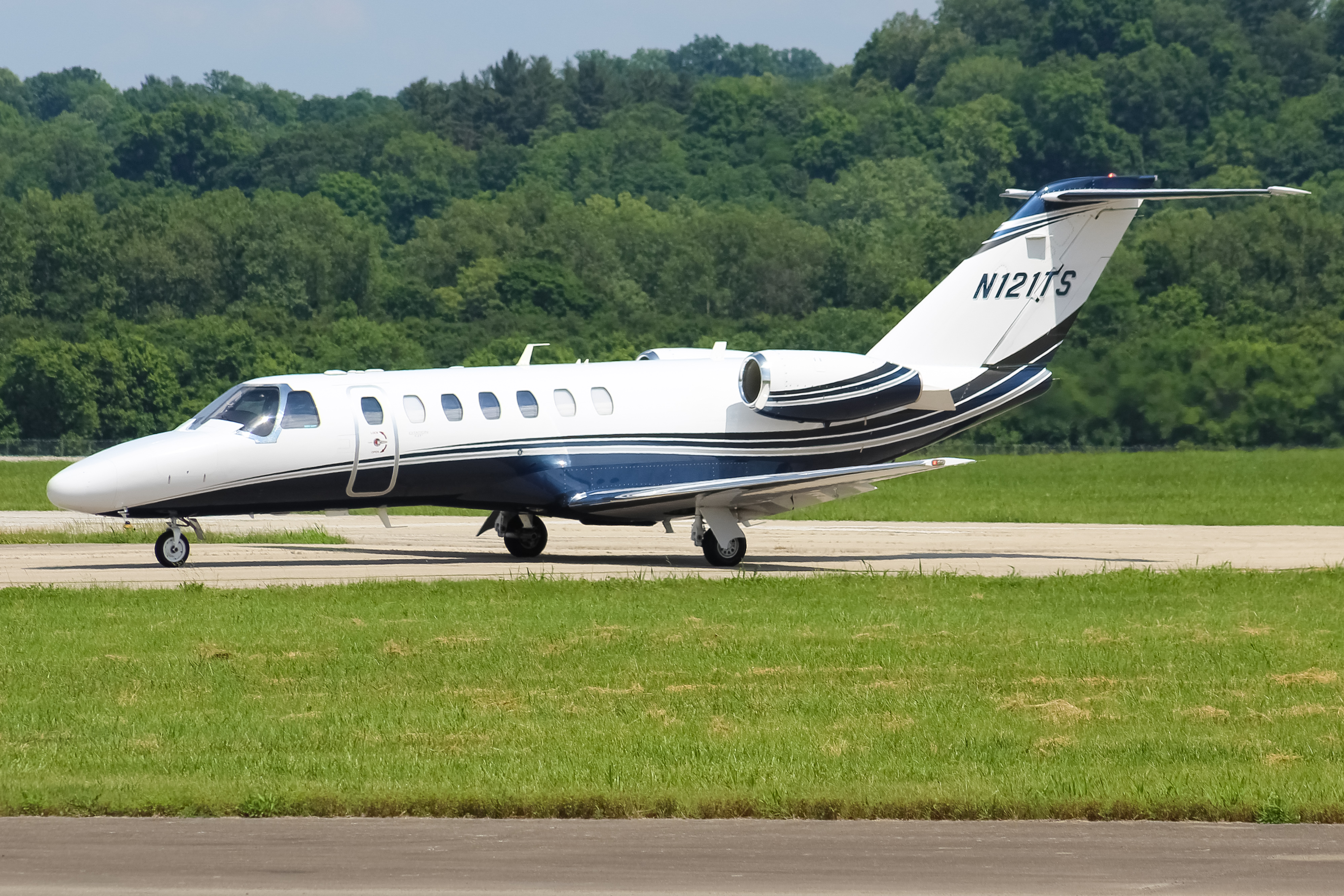 Full size: PRIVATE  Cessna 525 N121TS at Cincinnati Municipal Airport/Lunken Field
