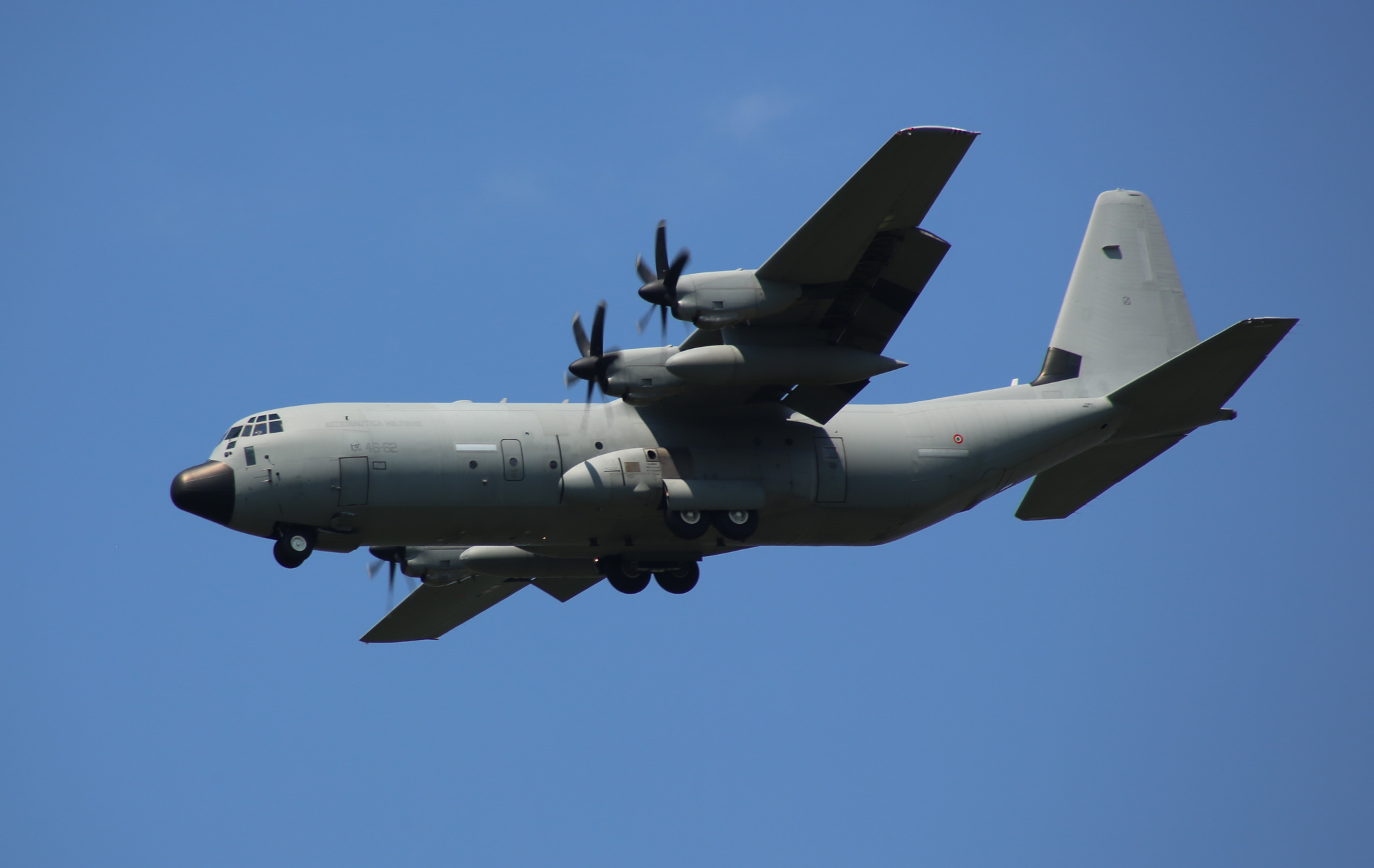 Full size: Italian Air Force  Lockheed C-130J Hercules MM62196 at New York Stewart International Airport