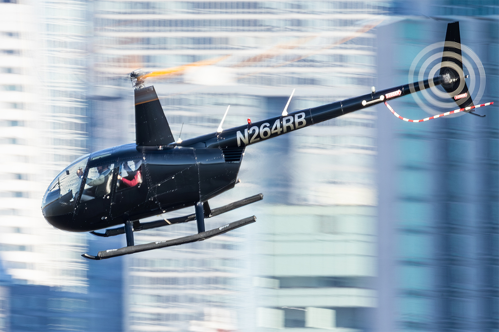 Full size: PRIVATE Robinson R44 N264RB at West 30th Street Heliport