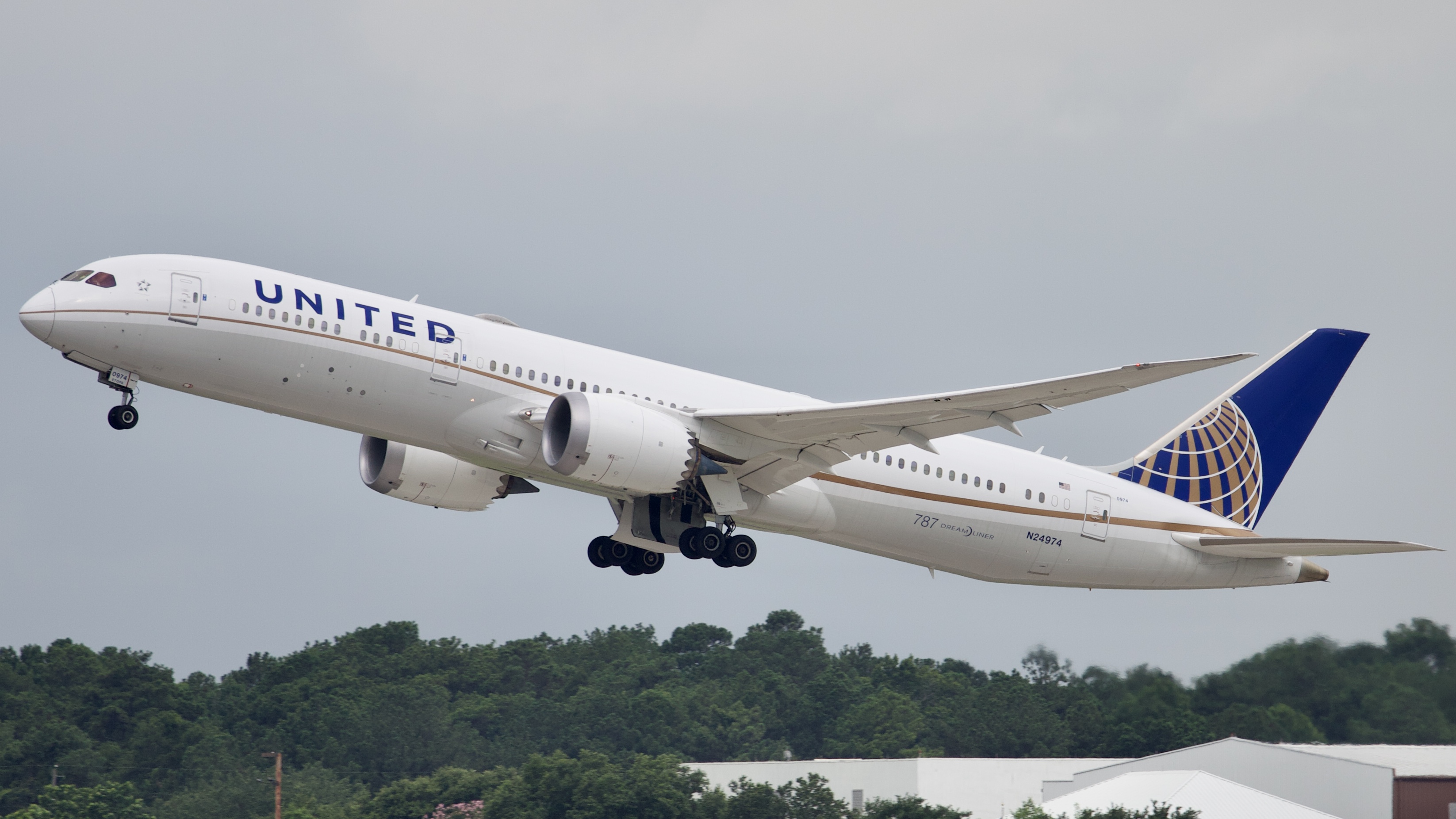 Full size: United Airlines Boeing 787-9 N24974 at Houston-George Bush Intercontinental Airport