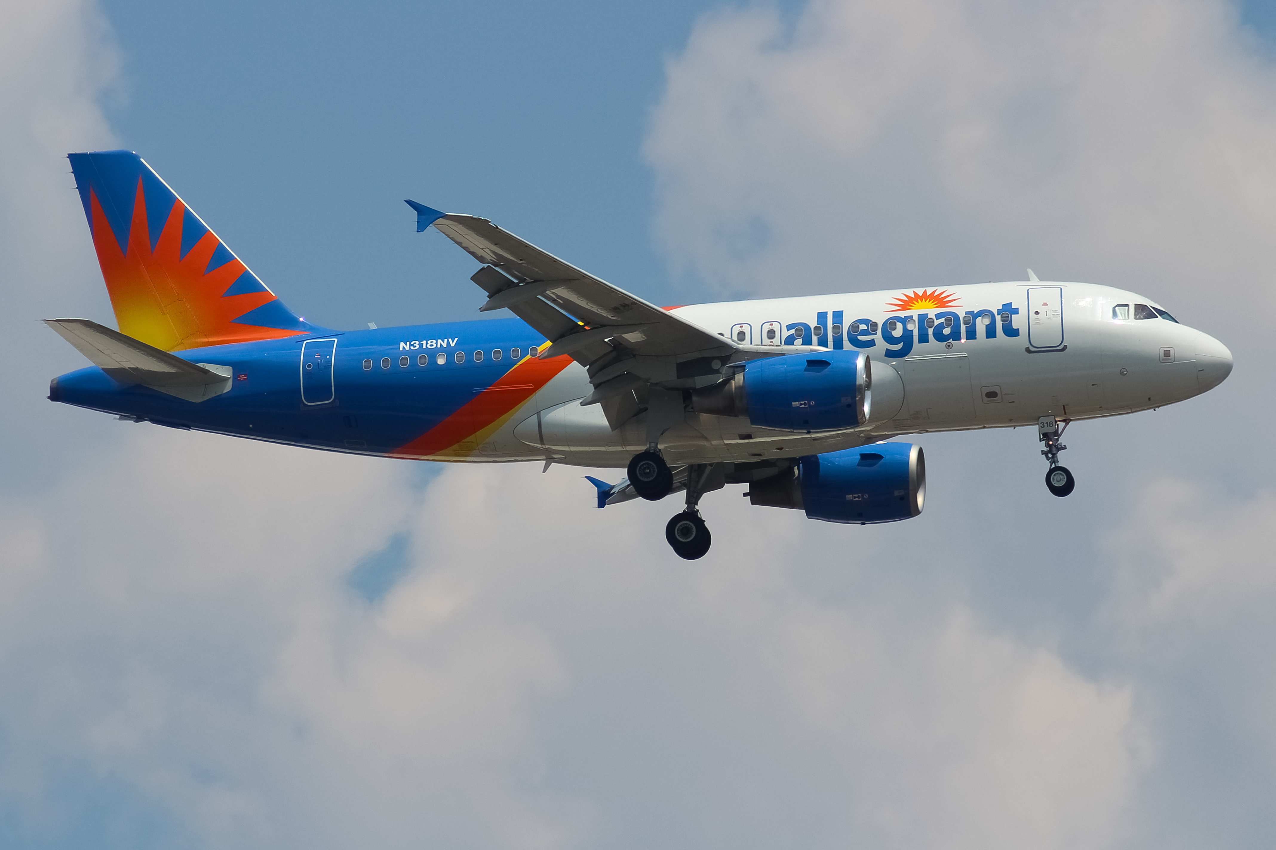 Full size: Allegiant Air Airbus A319 N318NV at Cincinnati/Northern Kentucky International Airport