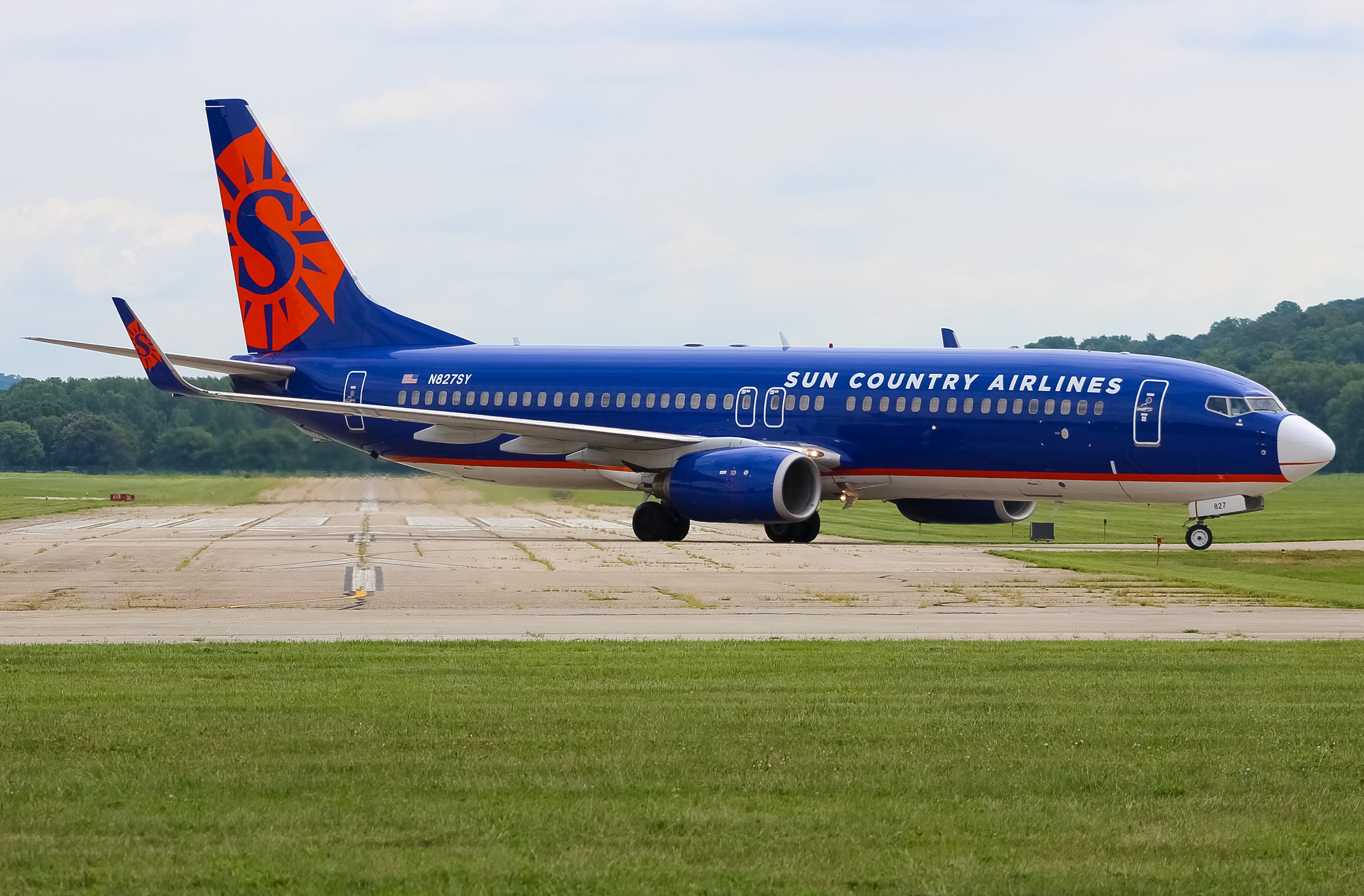 N827SY | Sun Country Airlines Boeing 737-800 at LUK | AeroXplorer